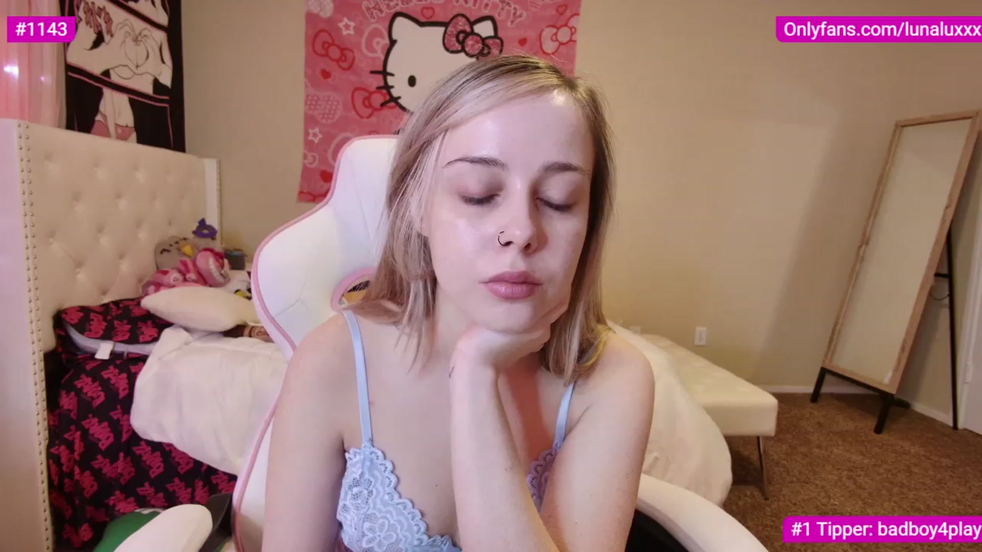 Gallery image thumbnail from lunalovelyy's myfreecams stream on, 02/04/2023, 18:34 image 15 of 20