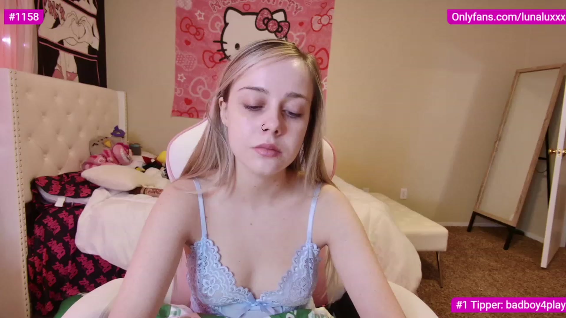 Gallery image thumbnail from lunalovelyy's myfreecams stream on, 02/04/2023, 19:45 image 3 of 20