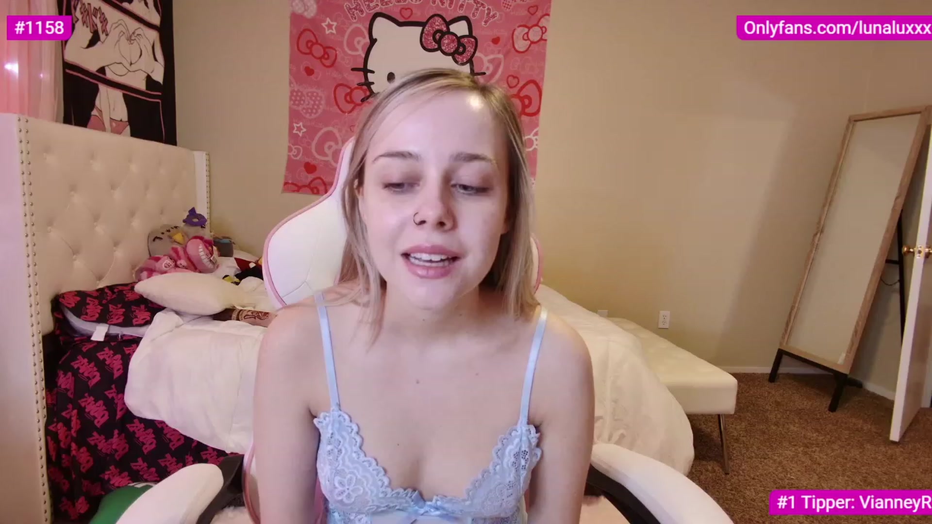 Gallery image thumbnail from lunalovelyy's myfreecams stream on, 02/04/2023, 19:45 image 16 of 20