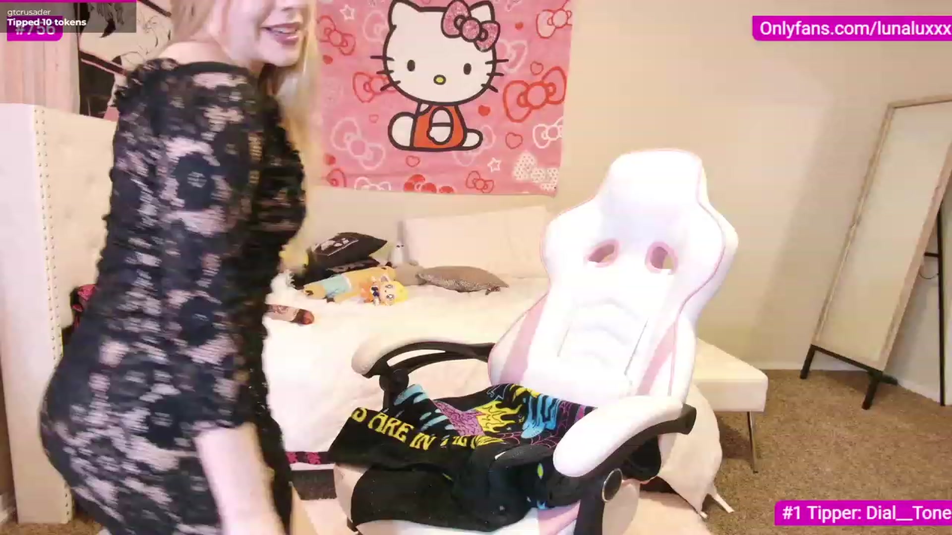 Gallery image thumbnail from lunalovelyy's myfreecams stream on, 02/05/2023, 08:18 image 8 of 20
