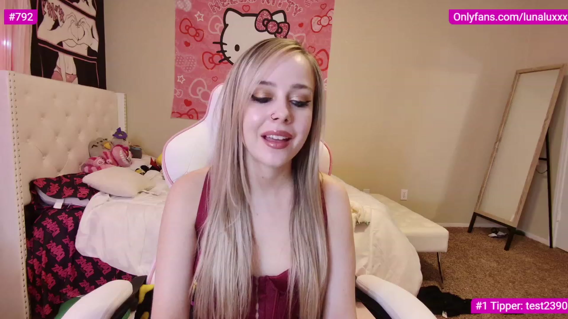 Gallery image thumbnail from lunalovelyy's myfreecams stream on, 02/05/2023, 23:42 image 15 of 20