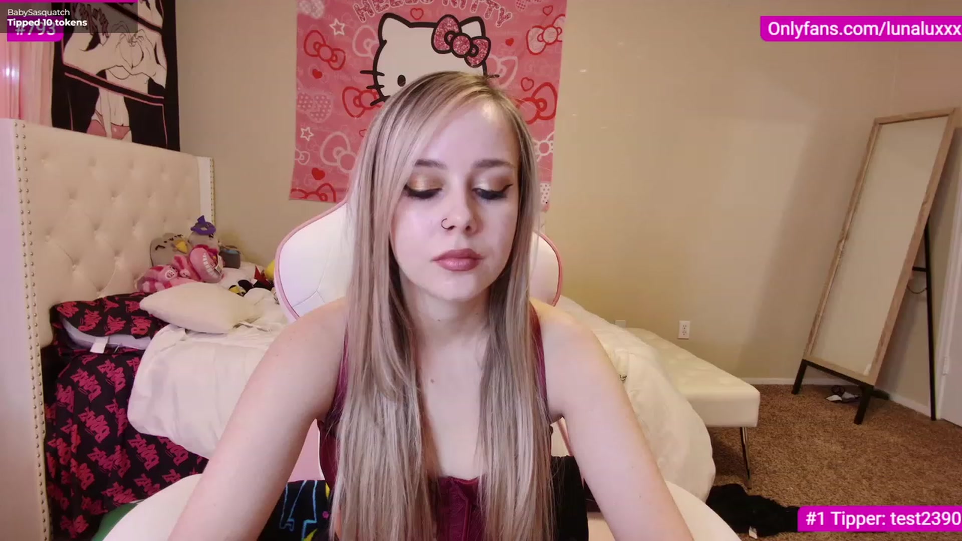 Gallery image thumbnail from lunalovelyy's myfreecams stream on, 02/05/2023, 23:42 image 16 of 20