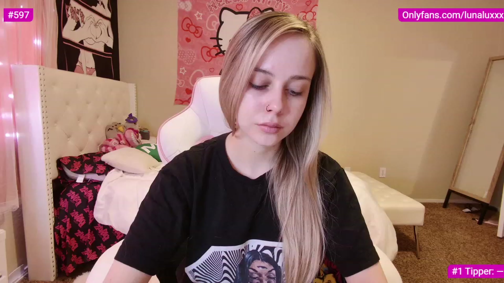 Gallery image thumbnail from lunalovelyy's myfreecams stream on, 02/06/2023, 18:54 image 16 of 20
