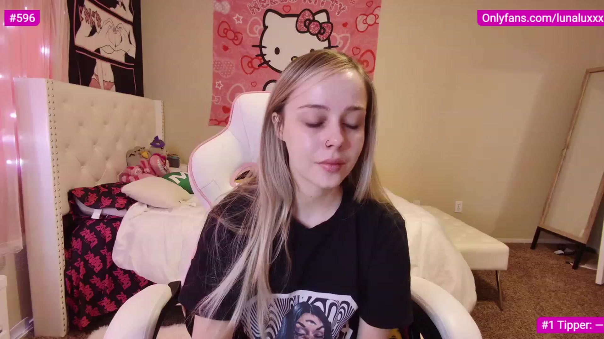 Gallery image thumbnail from lunalovelyy's myfreecams stream on, 02/06/2023, 18:54 image 5 of 20