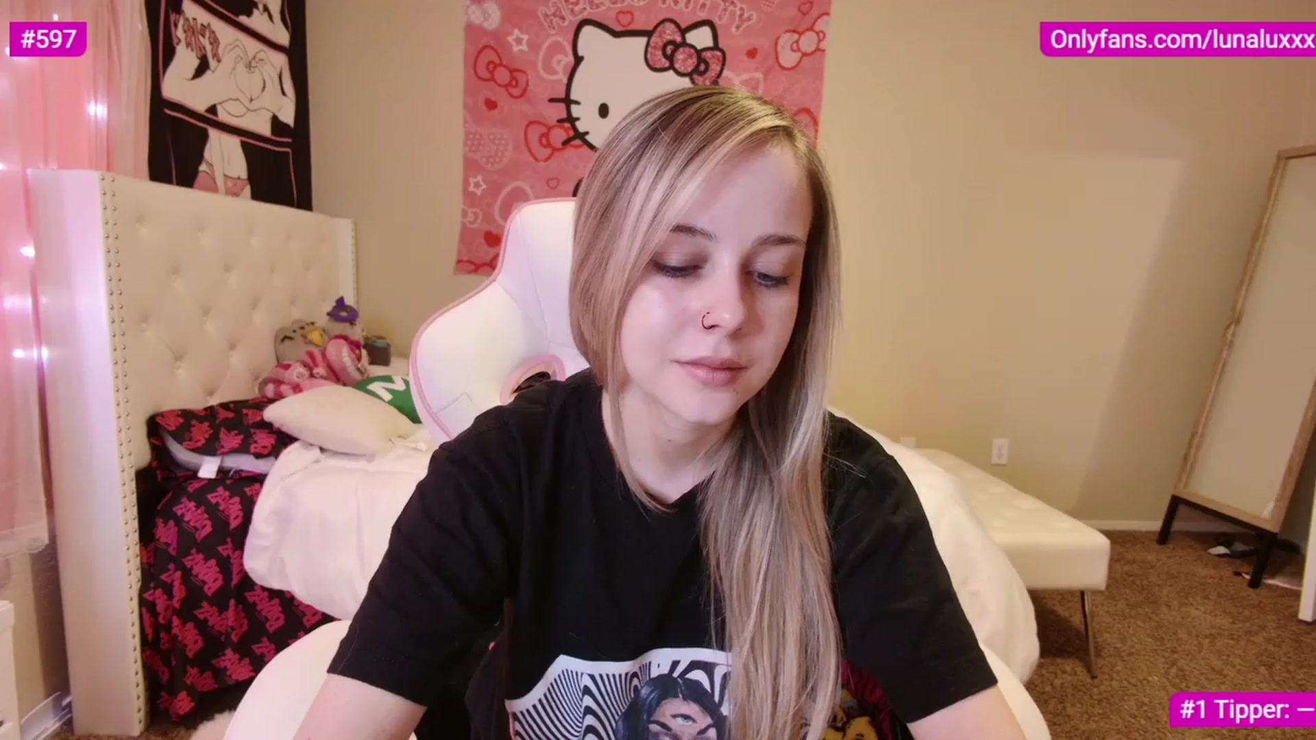Gallery image thumbnail from lunalovelyy's myfreecams stream on, 02/06/2023, 18:54 image 20 of 20