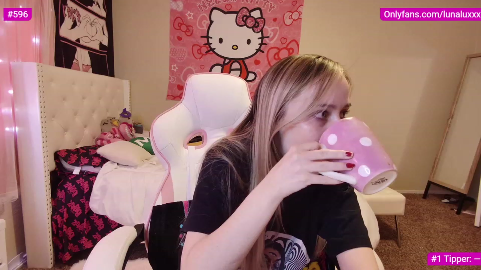 Gallery image thumbnail from lunalovelyy's myfreecams stream on, 02/06/2023, 18:54 image 9 of 20