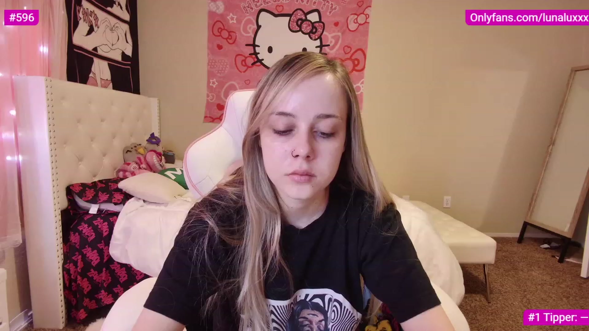 Gallery image thumbnail from lunalovelyy's myfreecams stream on, 02/06/2023, 18:54 image 7 of 20