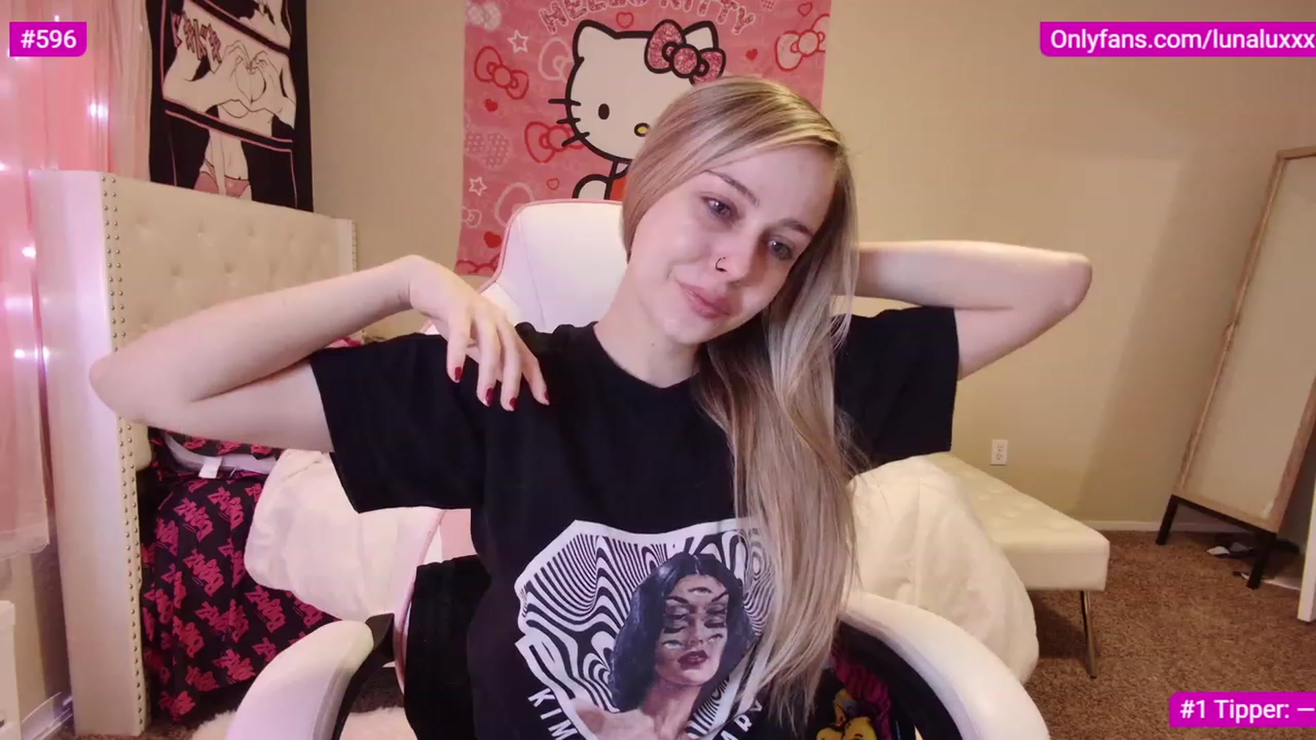 Gallery image thumbnail from lunalovelyy's myfreecams stream on, 02/06/2023, 18:54 image 13 of 20