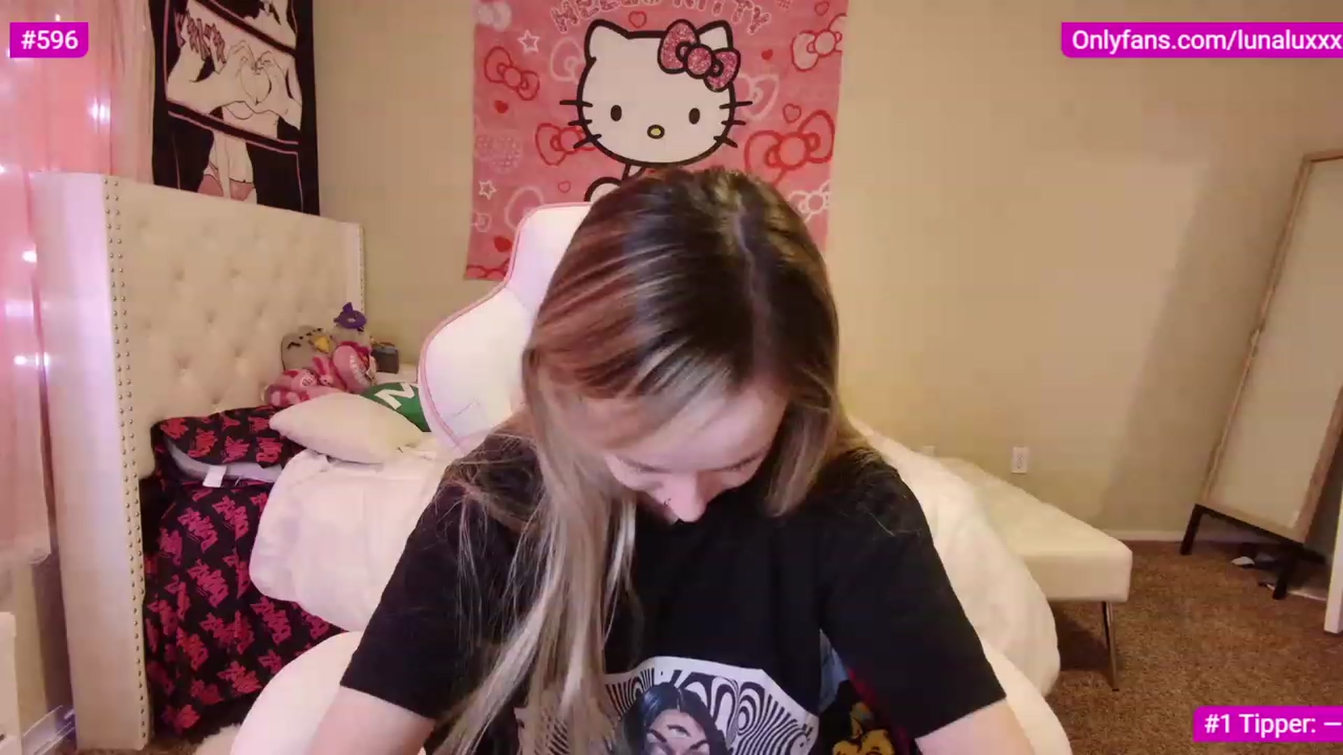 Gallery image thumbnail from lunalovelyy's myfreecams stream on, 02/06/2023, 18:54 image 6 of 20