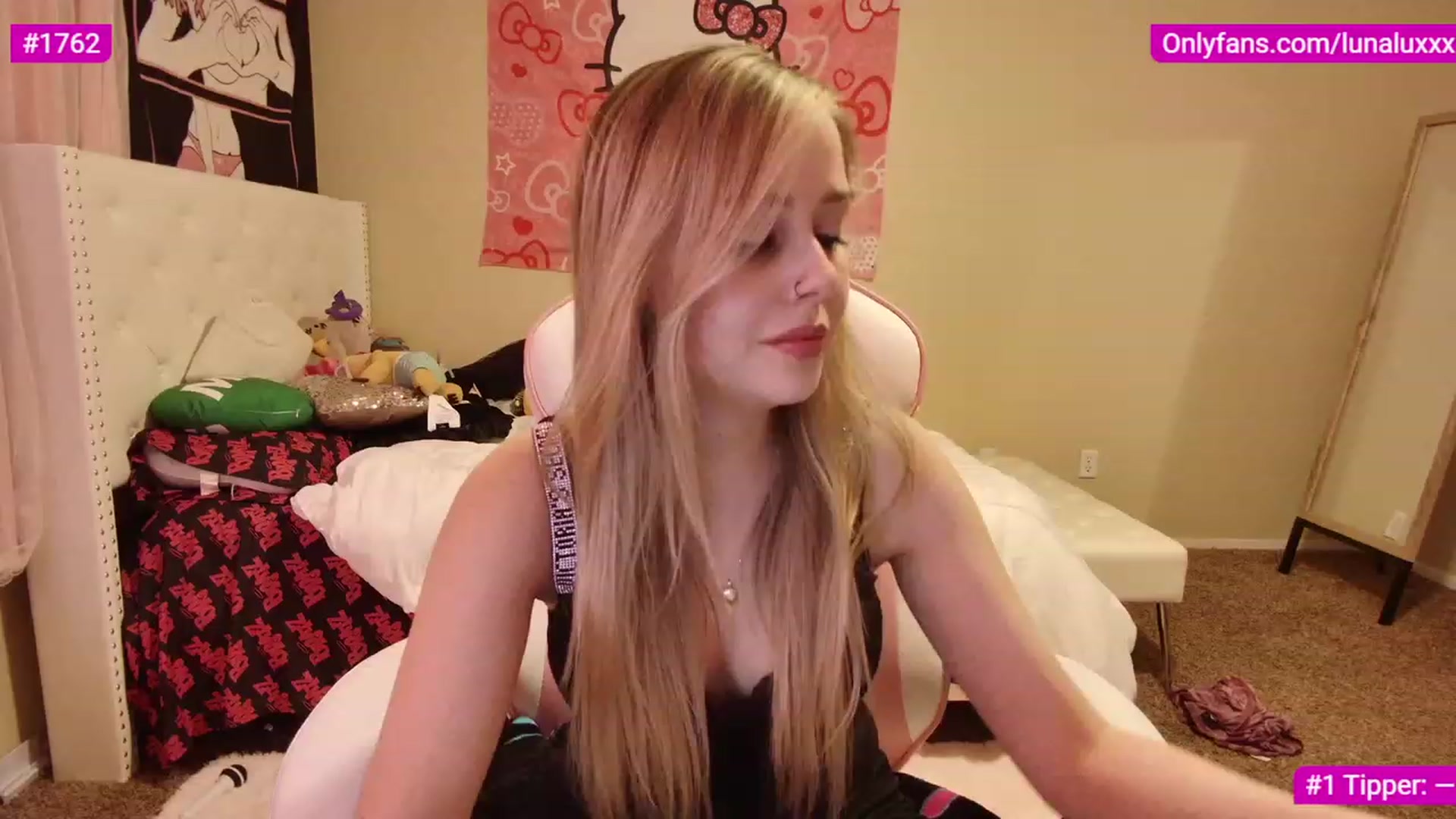Gallery image thumbnail from lunalovelyy's myfreecams stream on, 02/25/2023, 07:03 image 14 of 20