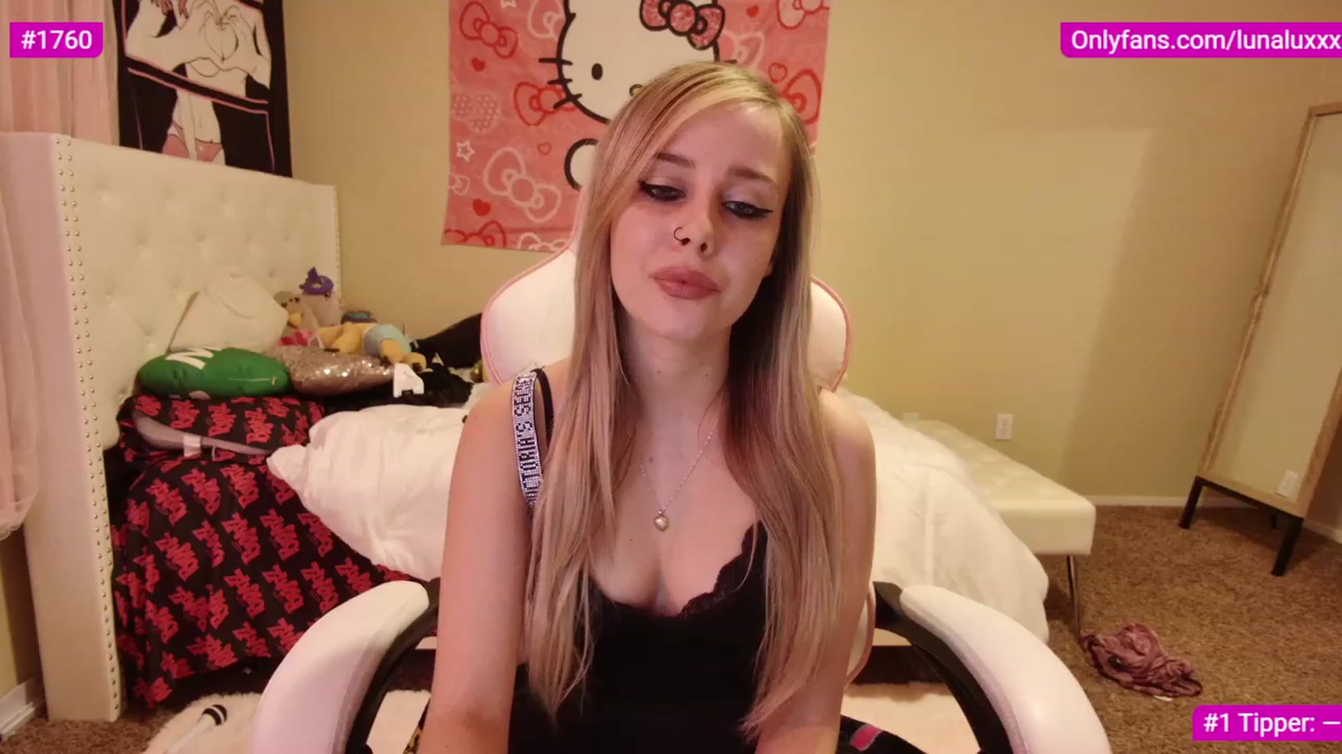 Gallery image thumbnail from lunalovelyy's myfreecams stream on, 02/25/2023, 07:03 image 8 of 20