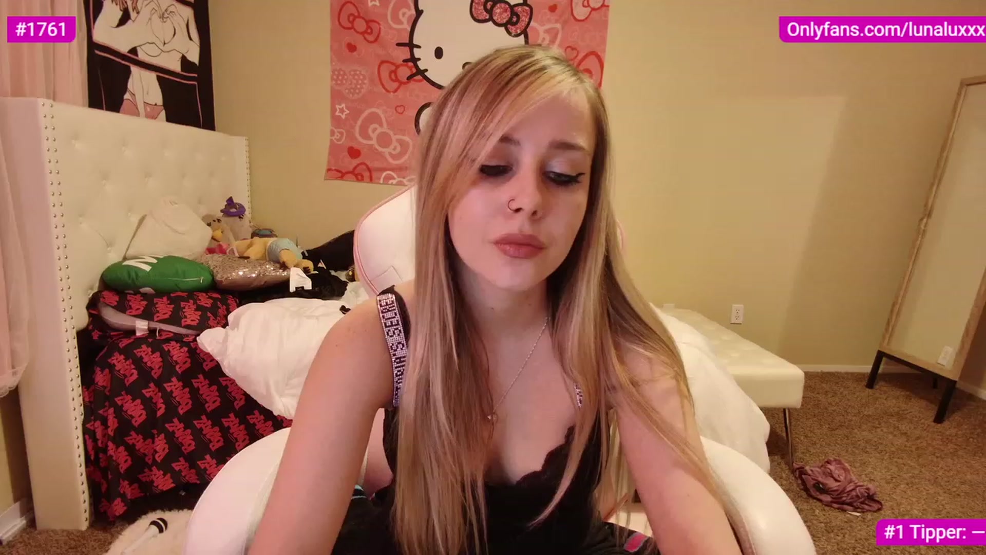 Gallery image thumbnail from lunalovelyy's myfreecams stream on, 02/25/2023, 07:03 image 10 of 20