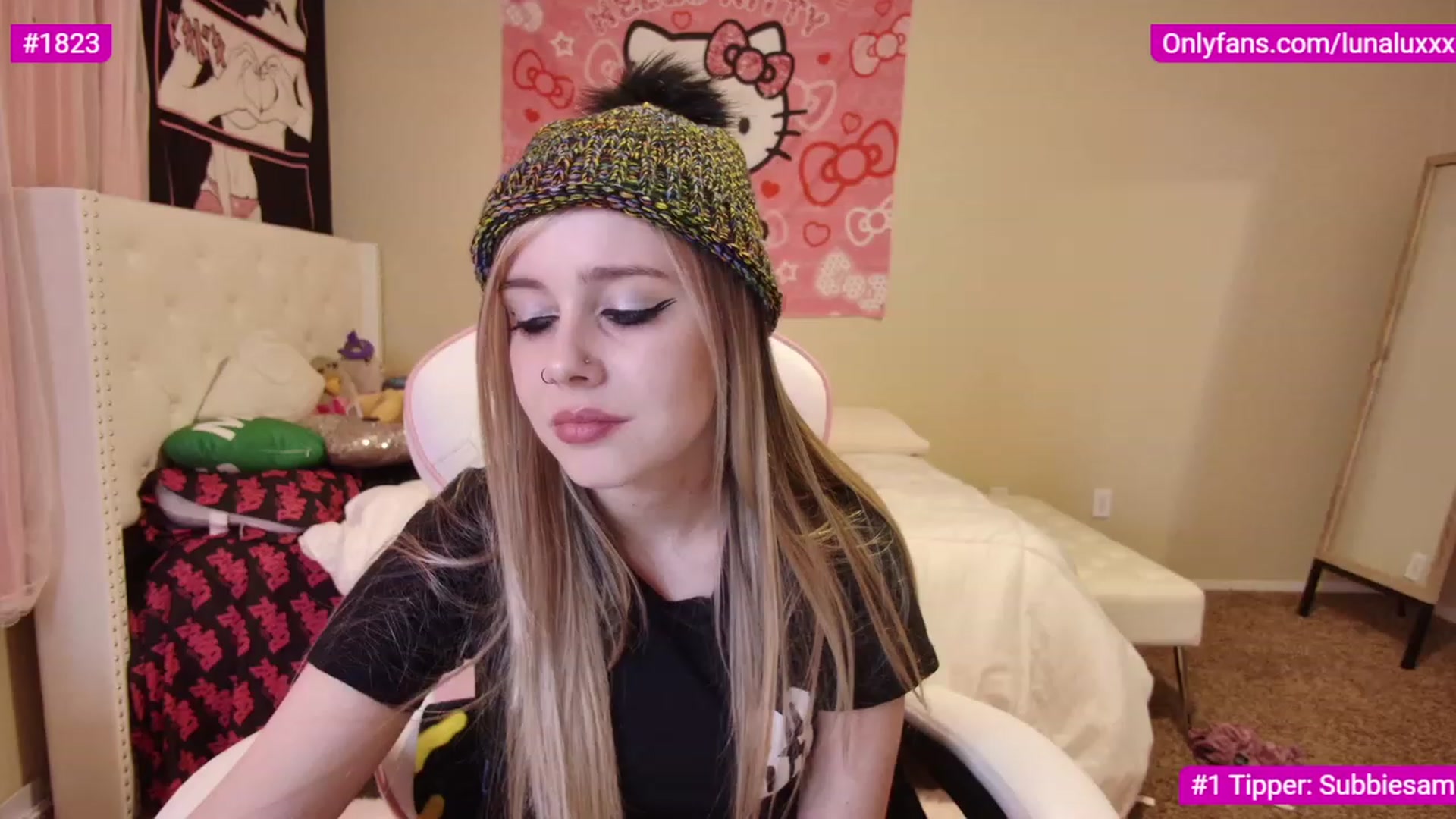 Gallery image thumbnail from lunalovelyy's myfreecams stream on, 02/26/2023, 03:22 image 1 of 20