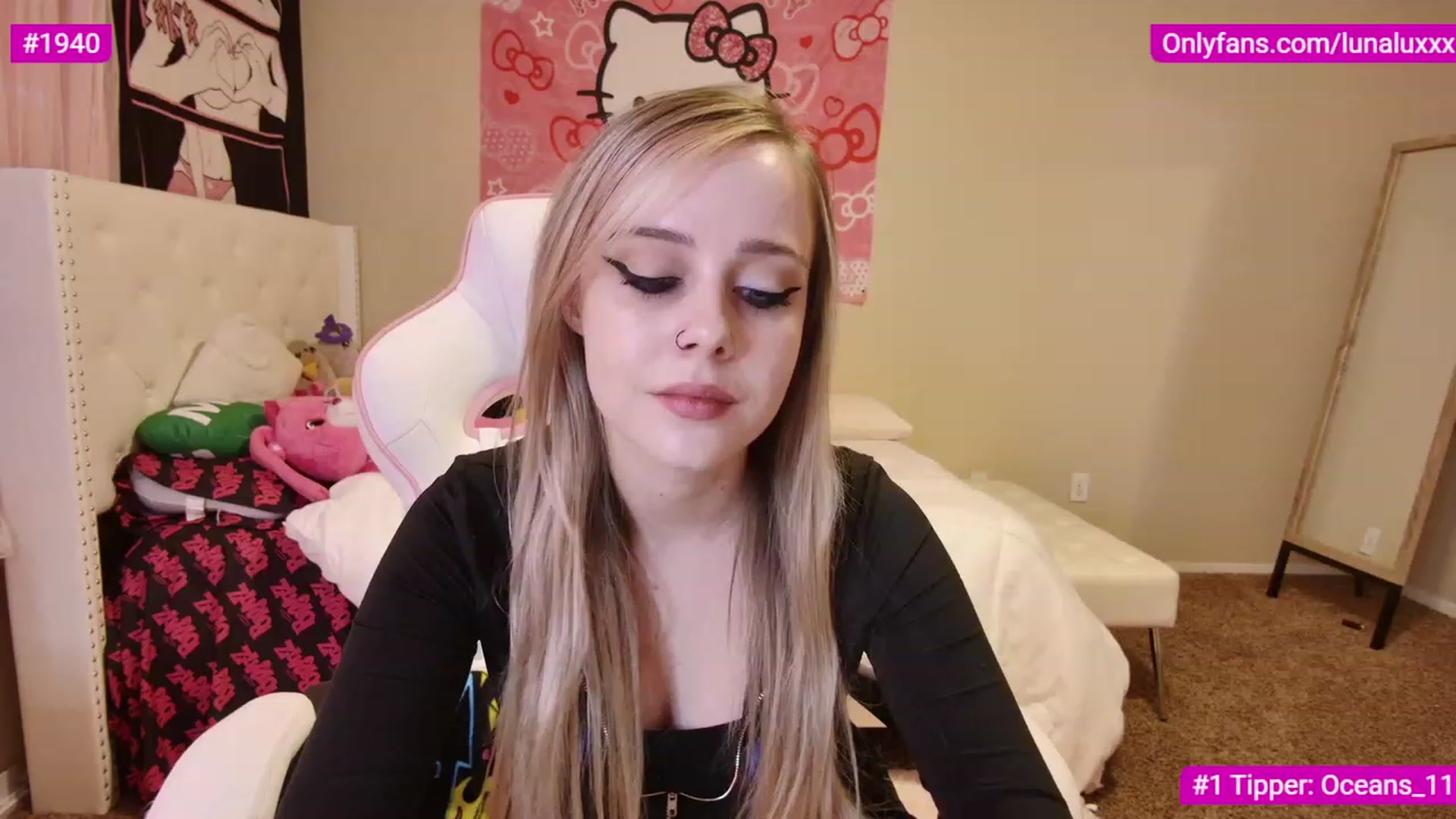Gallery image thumbnail from lunalovelyy's myfreecams stream on, 02/28/2023, 01:47 image 10 of 20