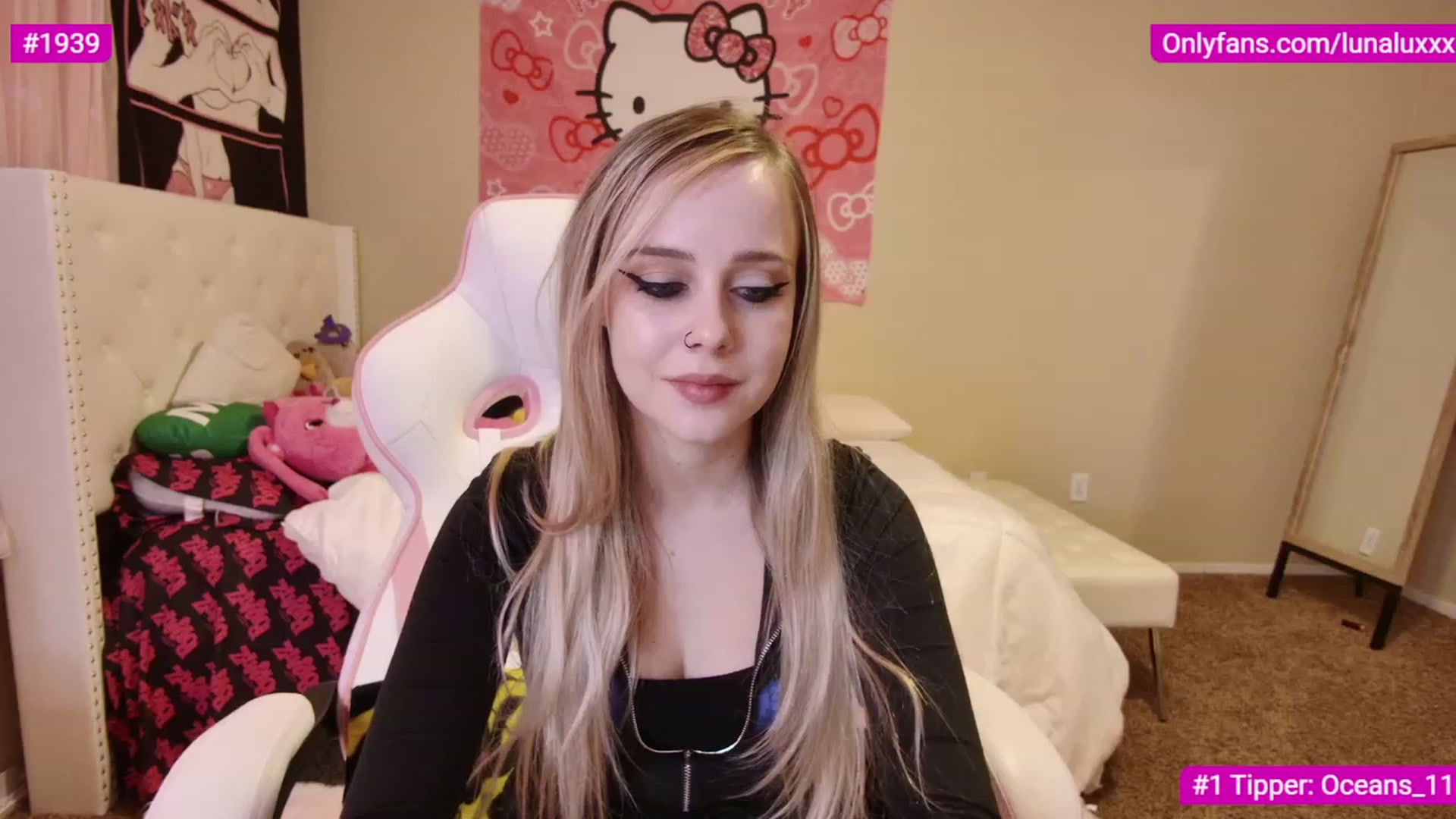 Gallery image thumbnail from lunalovelyy's myfreecams stream on, 02/28/2023, 01:47 image 12 of 20