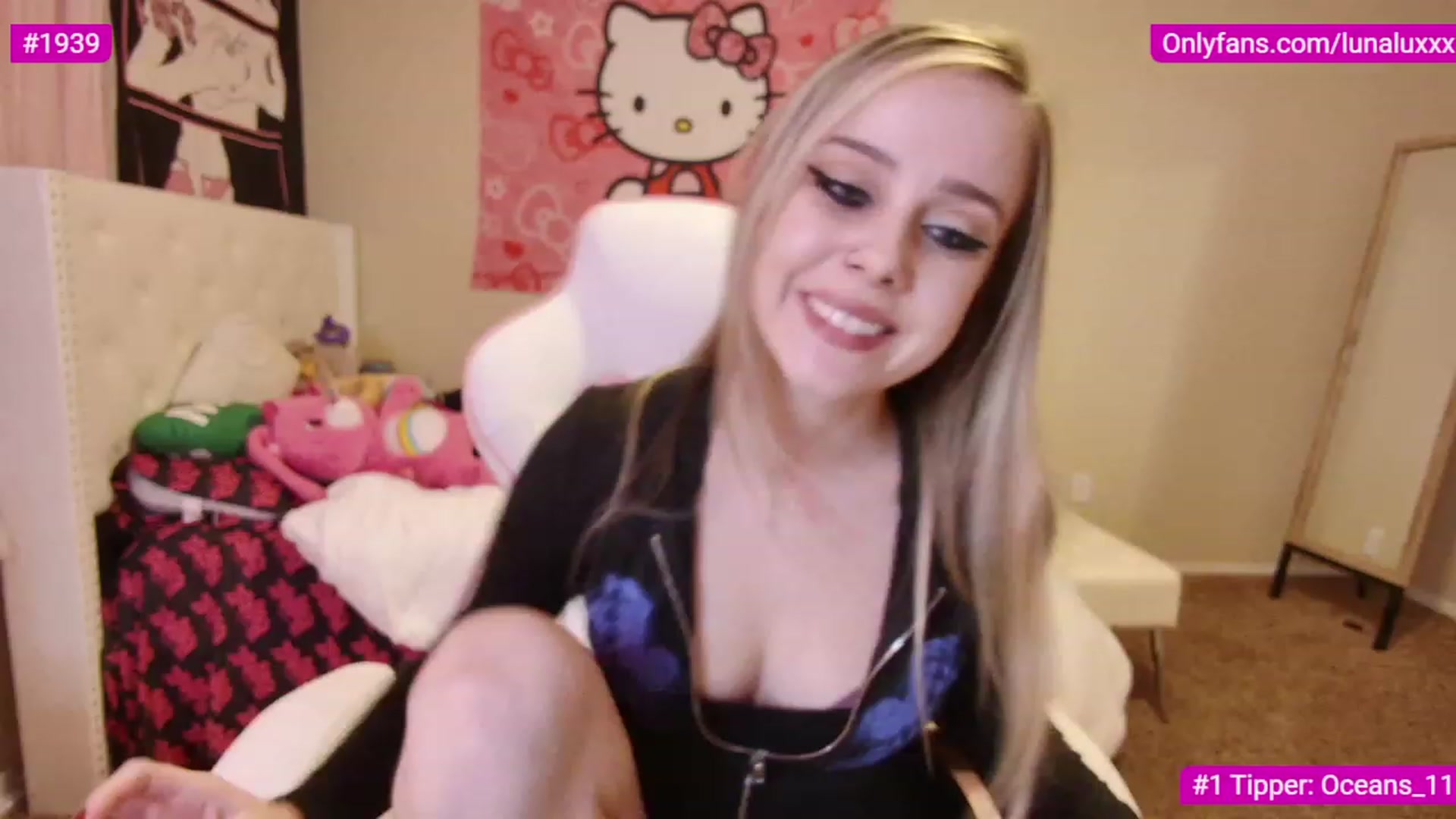 Gallery image thumbnail from lunalovelyy's myfreecams stream on, 02/28/2023, 01:47 image 15 of 20