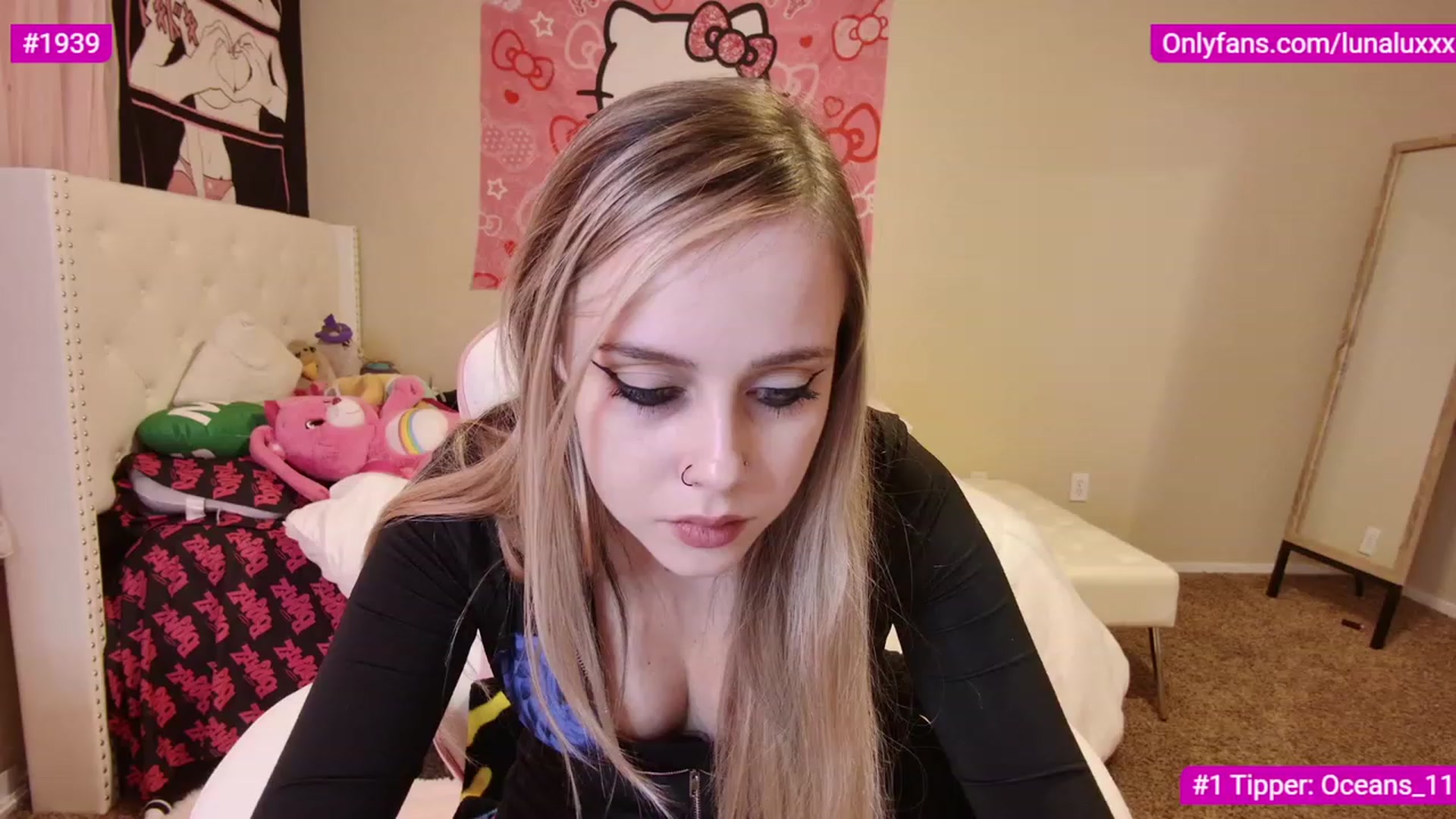 Gallery image thumbnail from lunalovelyy's myfreecams stream on, 02/28/2023, 01:47 image 20 of 20