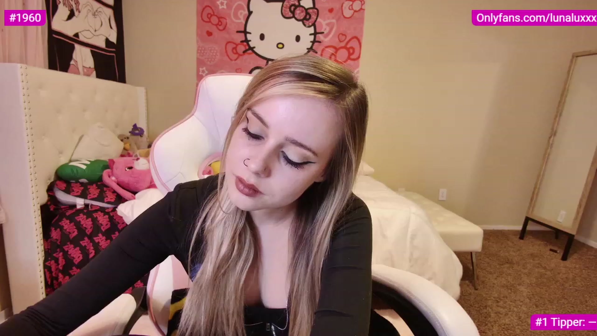 Gallery image thumbnail from lunalovelyy's myfreecams stream on, 02/28/2023, 05:50 image 19 of 20