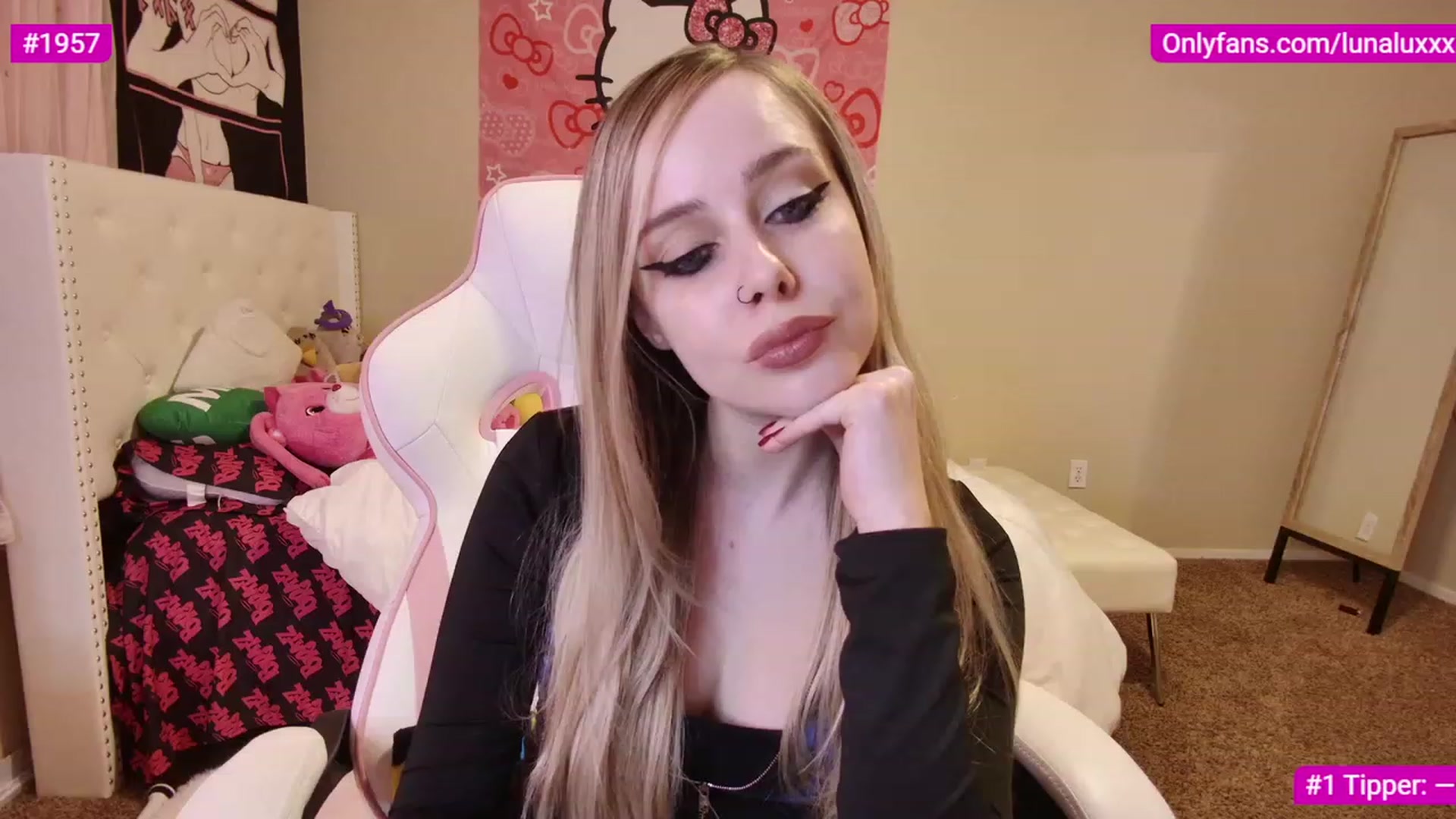 Gallery image thumbnail from lunalovelyy's myfreecams stream on, 02/28/2023, 05:50 image 1 of 20