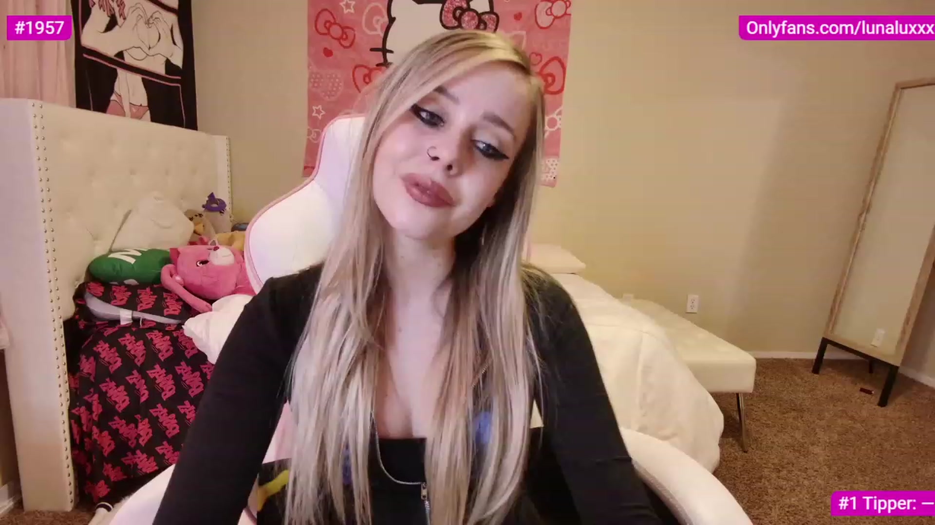 Gallery image thumbnail from lunalovelyy's myfreecams stream on, 02/28/2023, 05:50 image 9 of 20