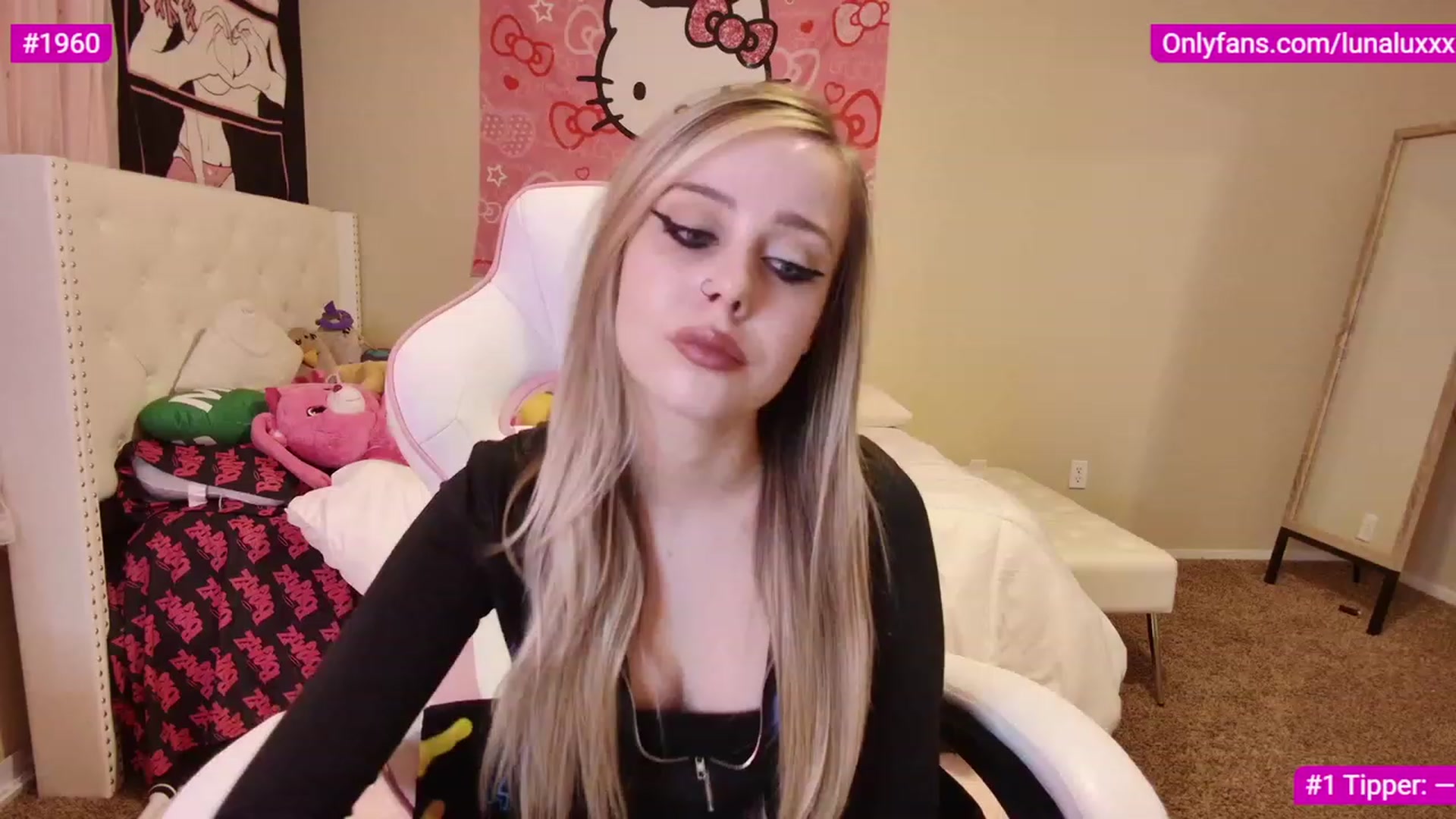 Gallery image thumbnail from lunalovelyy's myfreecams stream on, 02/28/2023, 05:50 image 18 of 20