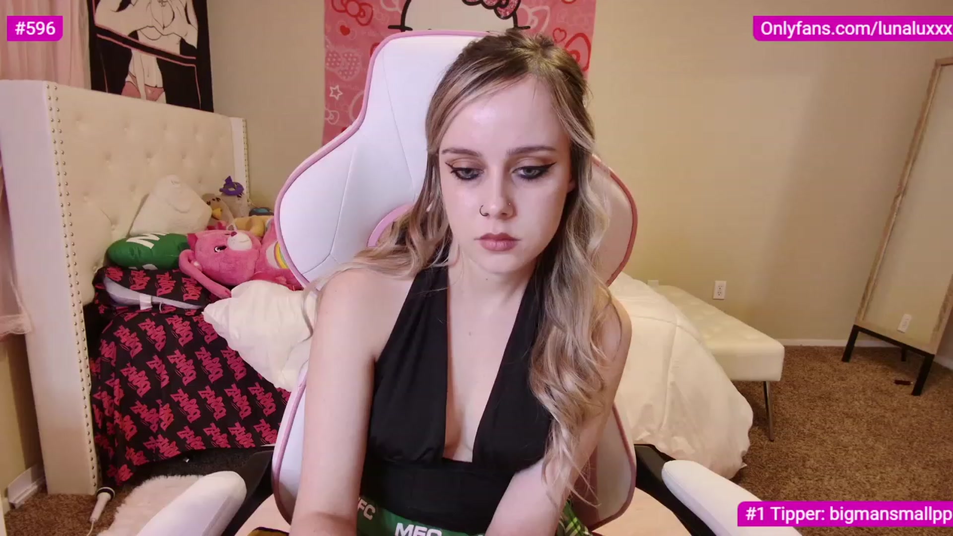 Gallery image thumbnail from lunalovelyy's myfreecams stream on, 03/02/2023, 06:10 image 2 of 20