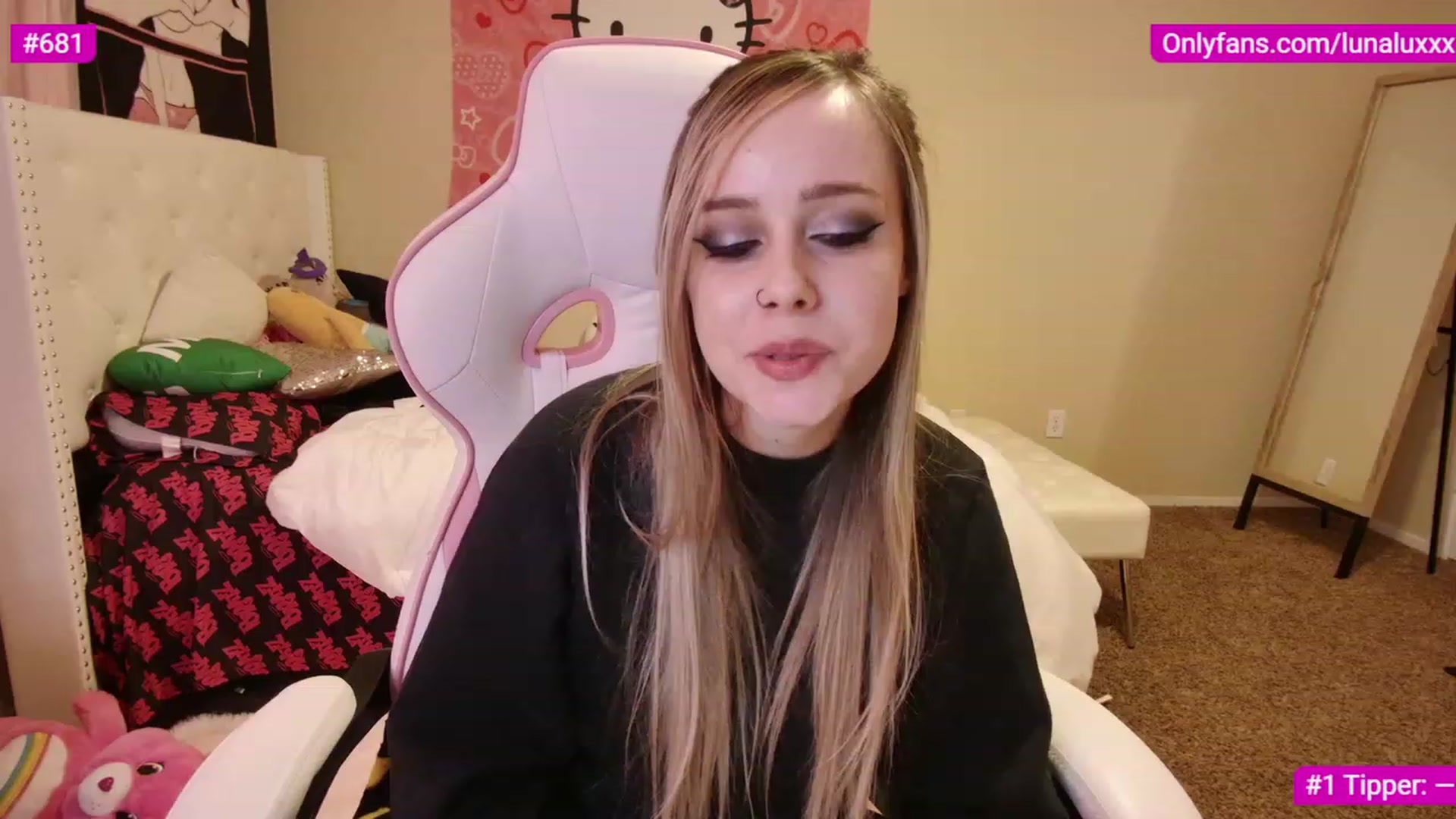 Gallery image thumbnail from lunalovelyy's myfreecams stream on, 03/04/2023, 07:12 image 2 of 20