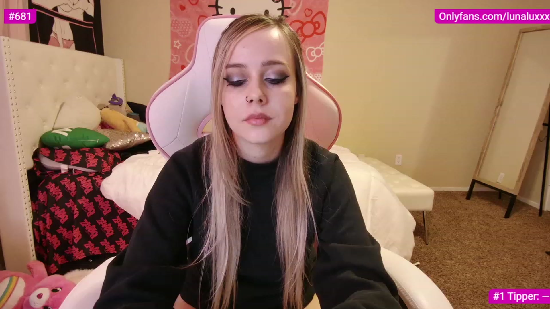 Gallery image thumbnail from lunalovelyy's myfreecams stream on, 03/04/2023, 07:12 image 3 of 20