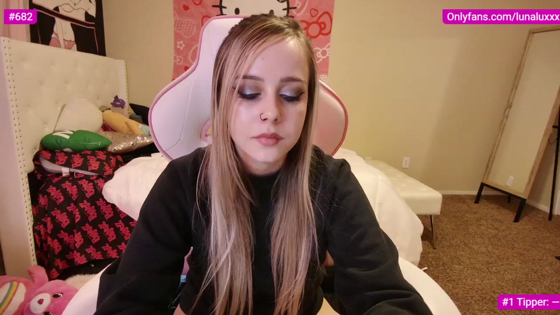 Gallery image thumbnail from lunalovelyy's myfreecams stream on, 03/04/2023, 07:12 image 5 of 20