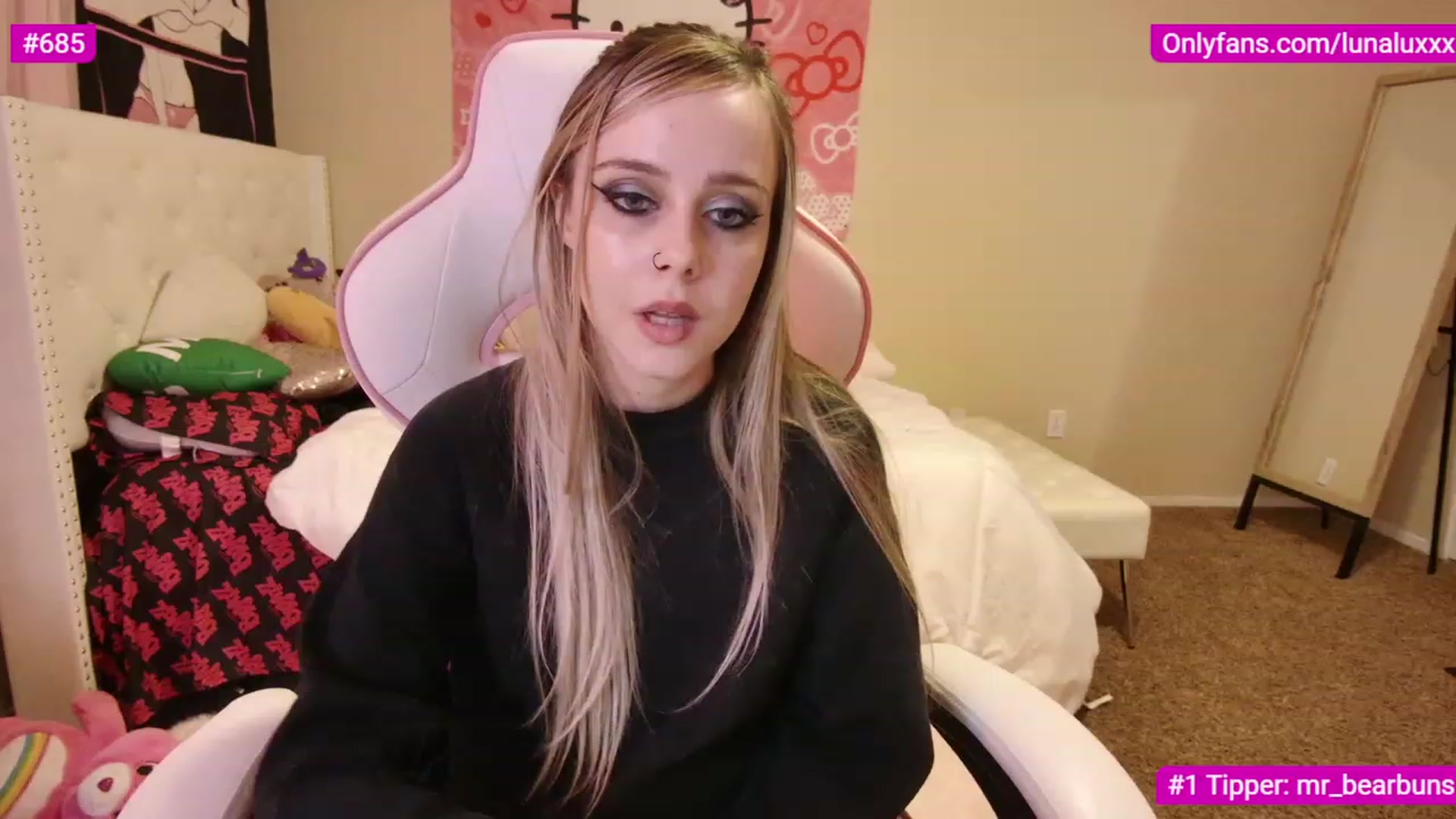 Gallery image thumbnail from lunalovelyy's myfreecams stream on, 03/04/2023, 07:12 image 20 of 20