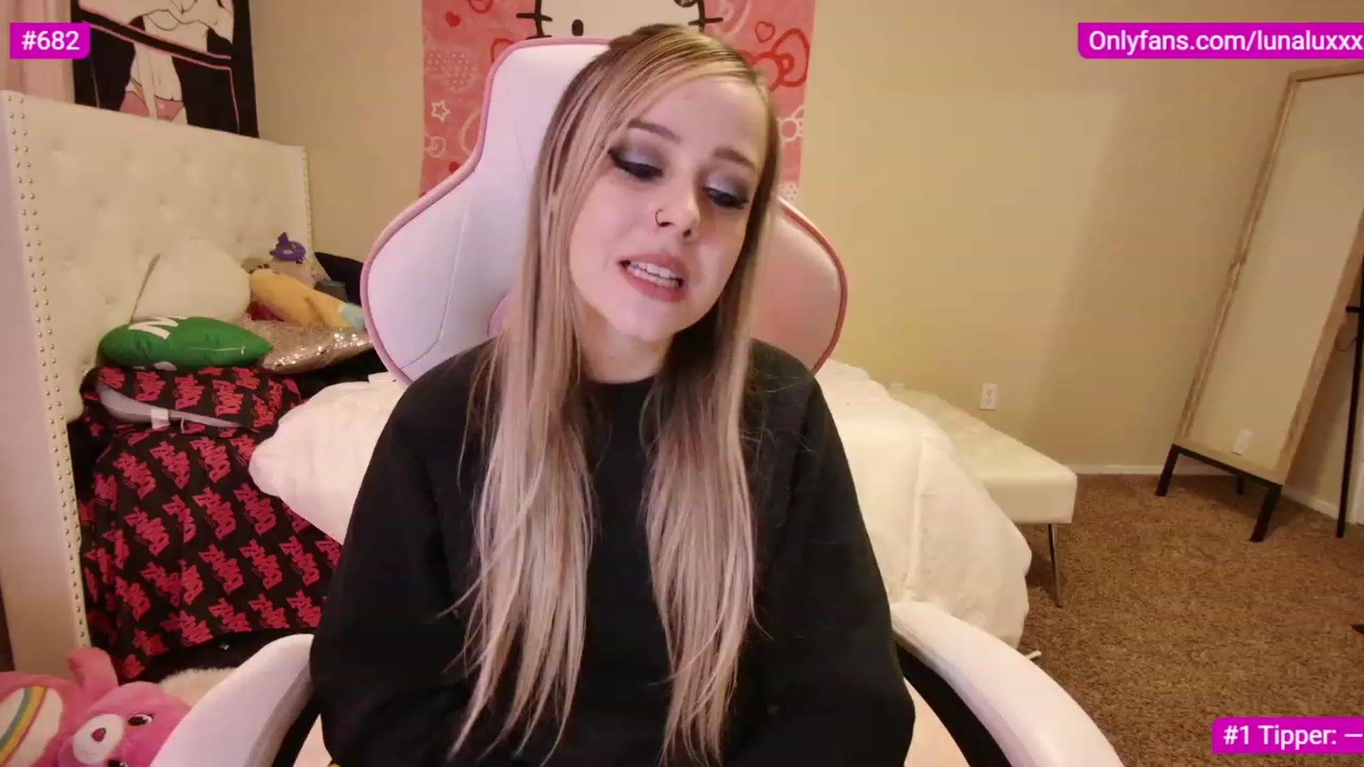 Gallery image thumbnail from lunalovelyy's myfreecams stream on, 03/04/2023, 07:12 image 4 of 20