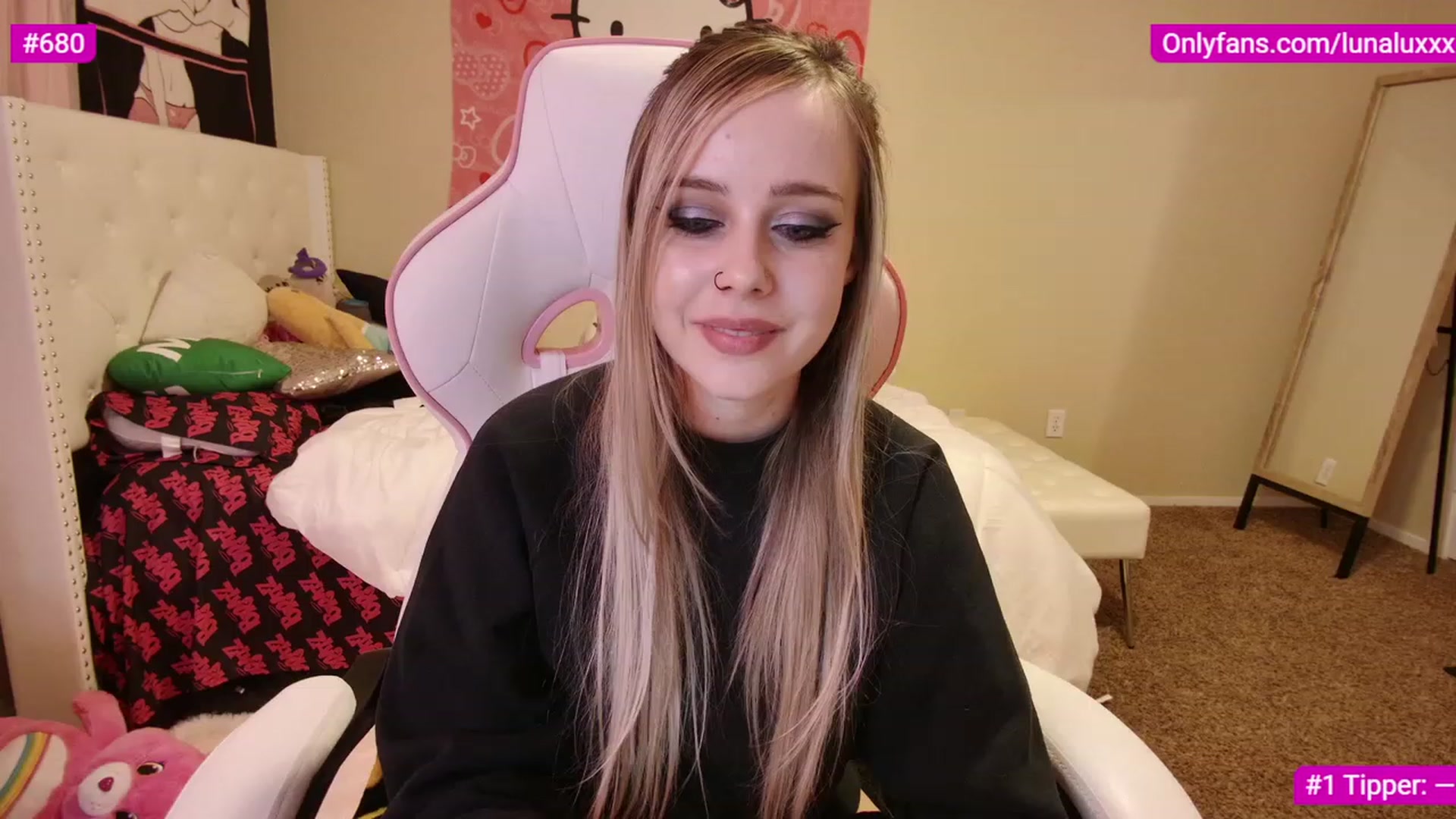 Gallery image thumbnail from lunalovelyy's myfreecams stream on, 03/04/2023, 07:12 image 1 of 20