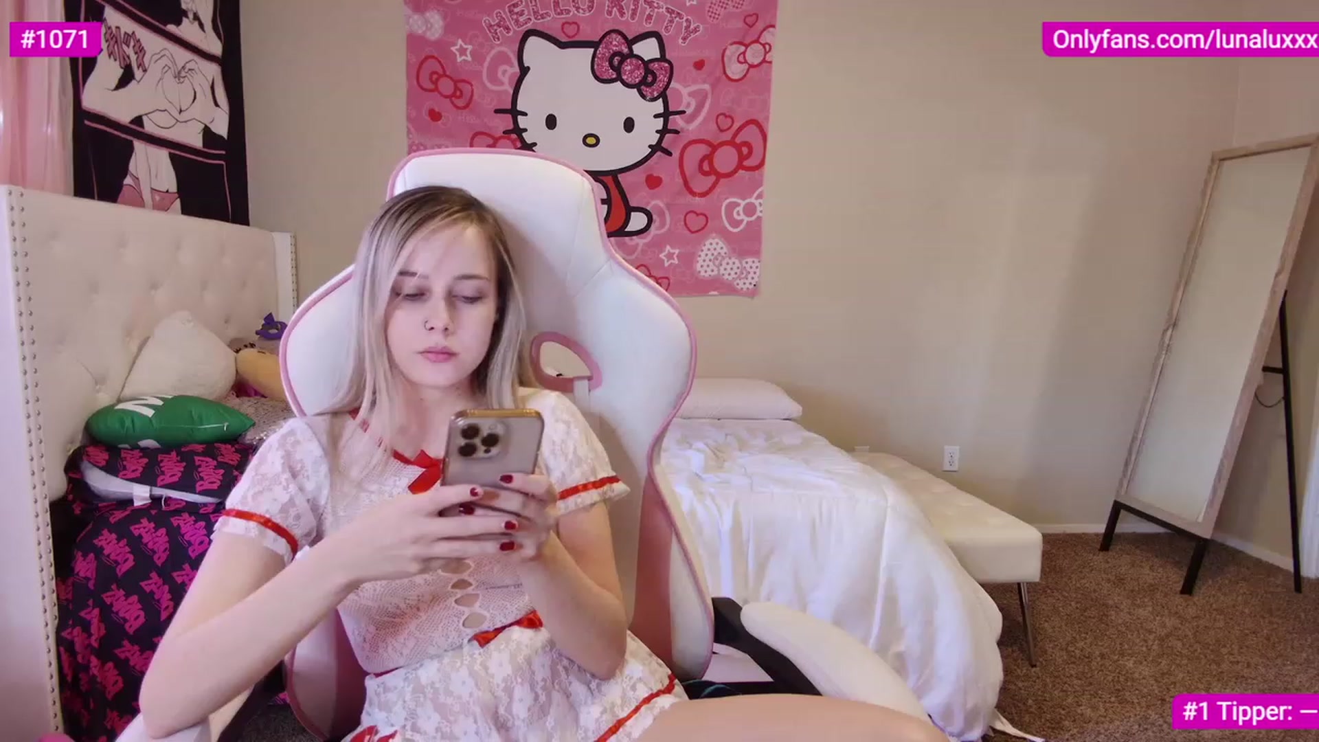 Gallery image thumbnail from lunalovelyy's myfreecams stream on, 03/08/2023, 24:03 image 5 of 20