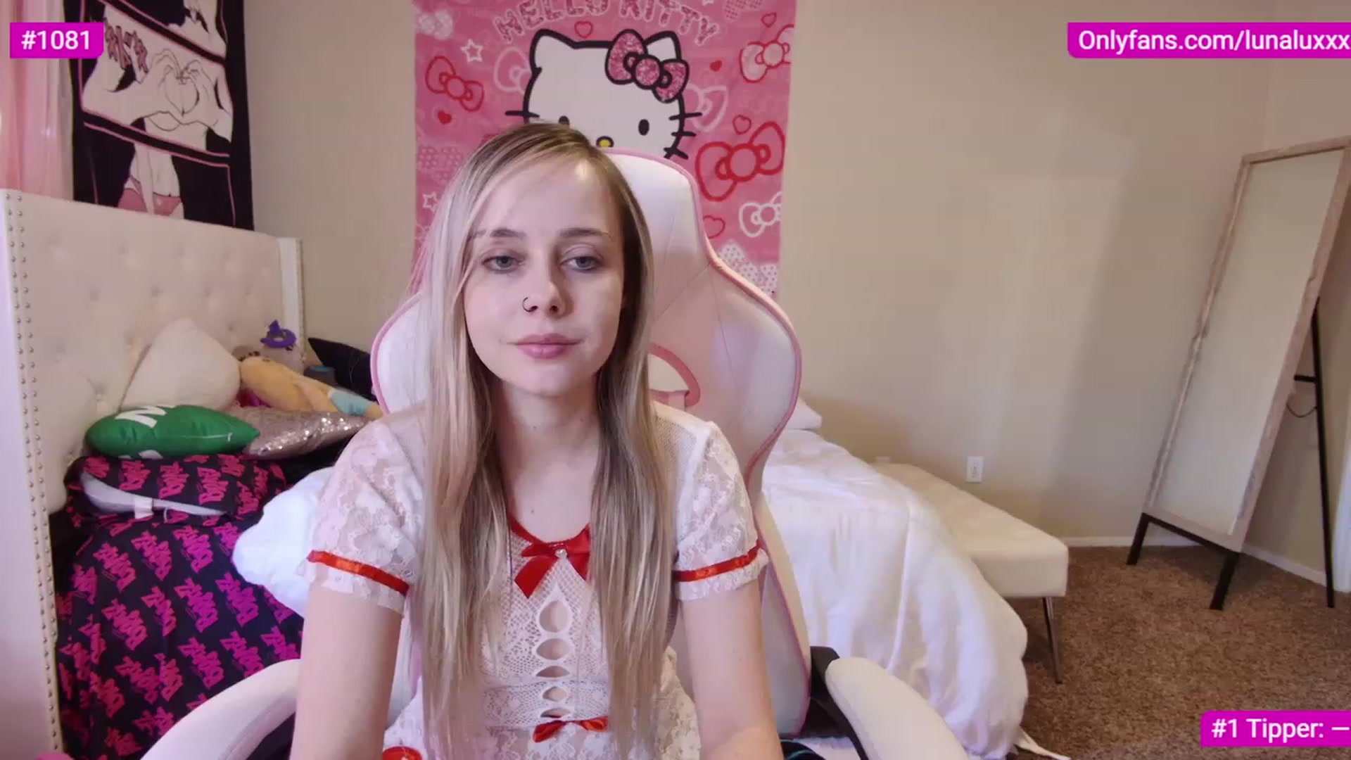 Gallery image thumbnail from lunalovelyy's myfreecams stream on, 03/08/2023, 24:03 image 3 of 20