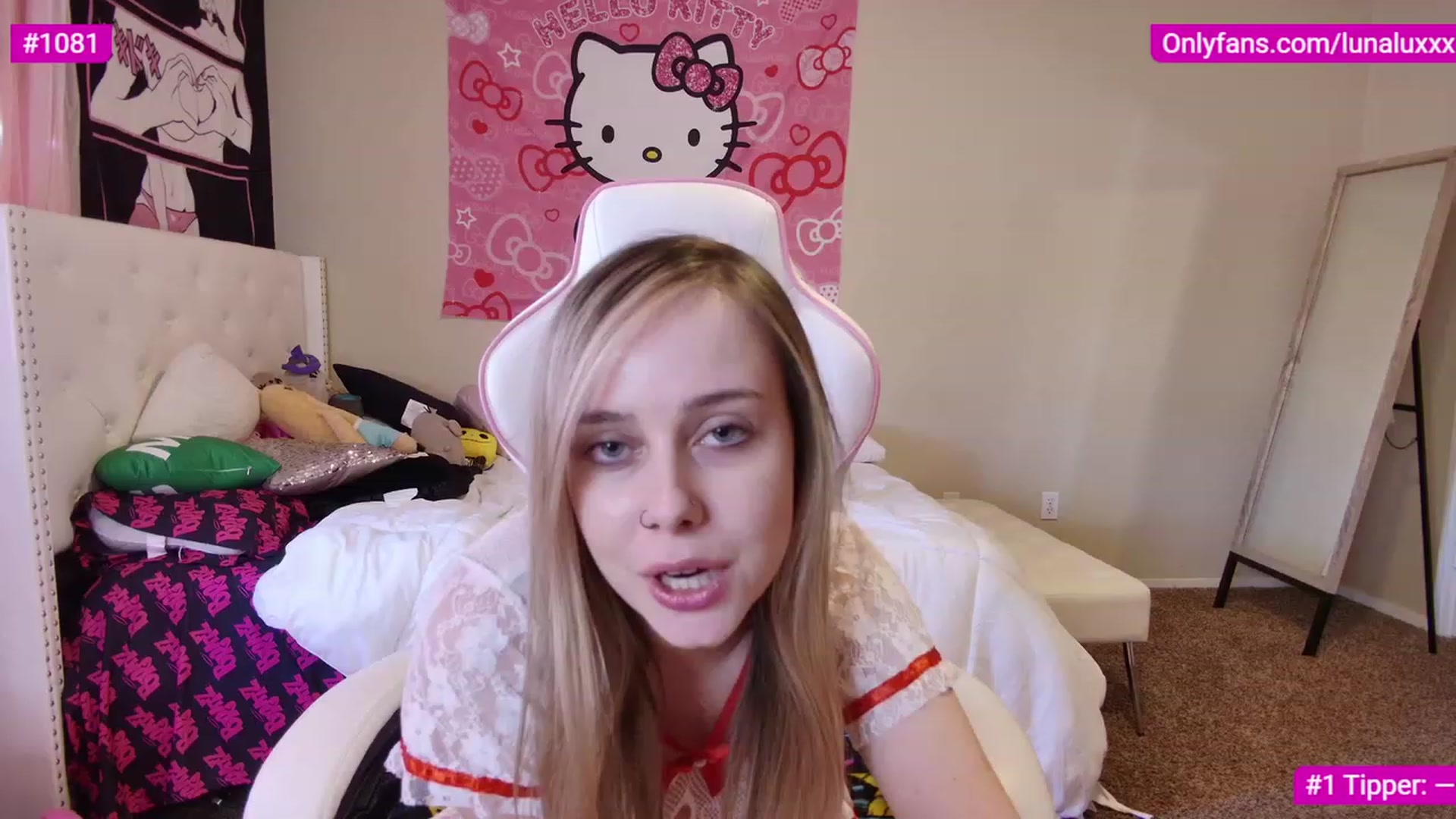 Gallery image thumbnail from lunalovelyy's myfreecams stream on, 03/08/2023, 24:03 image 2 of 20