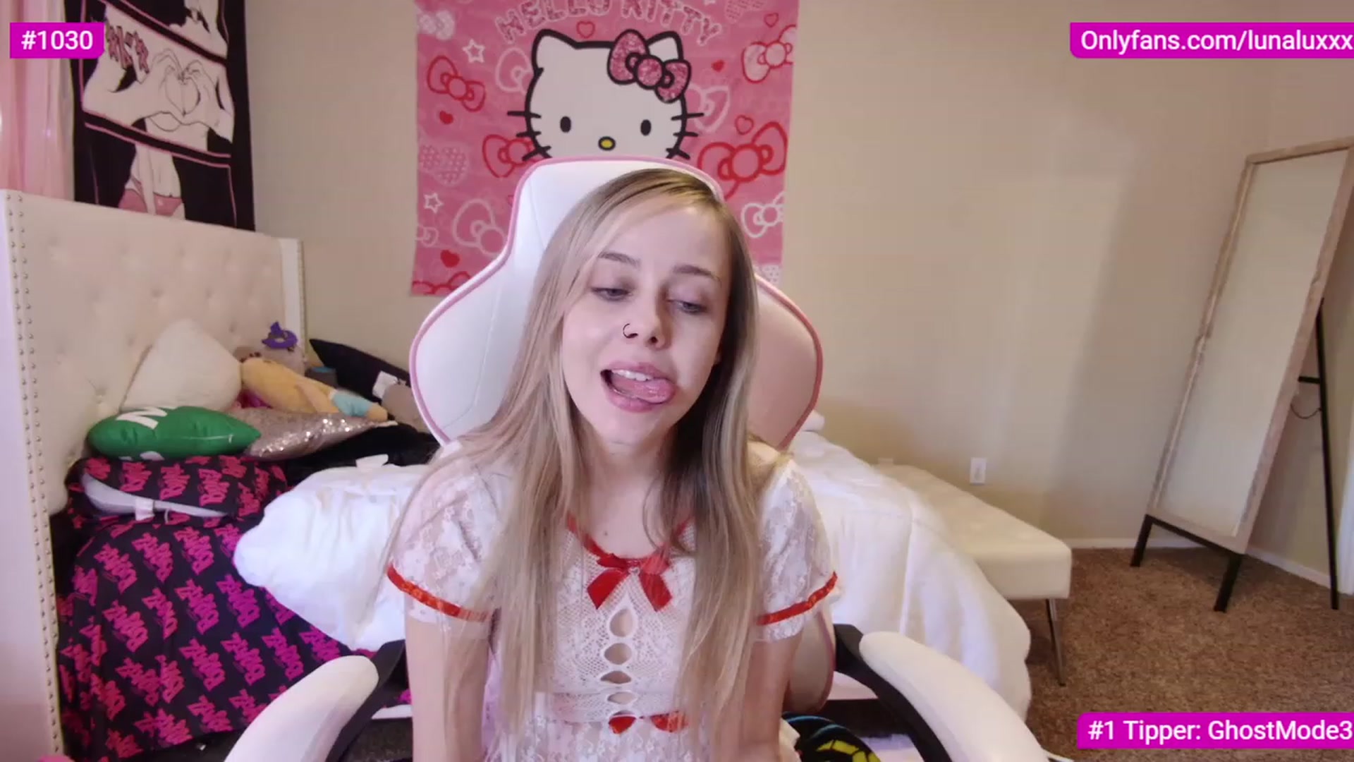 Gallery image thumbnail from lunalovelyy's myfreecams stream on, 03/08/2023, 24:22 image 3 of 20