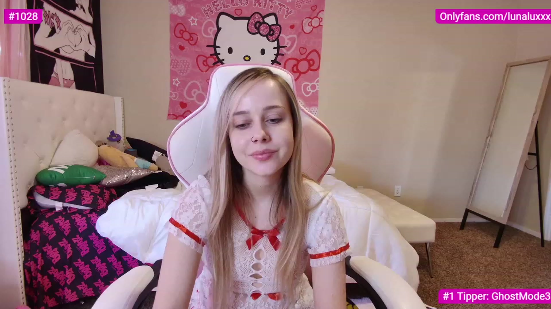 Gallery image thumbnail from lunalovelyy's myfreecams stream on, 03/08/2023, 24:22 image 5 of 20