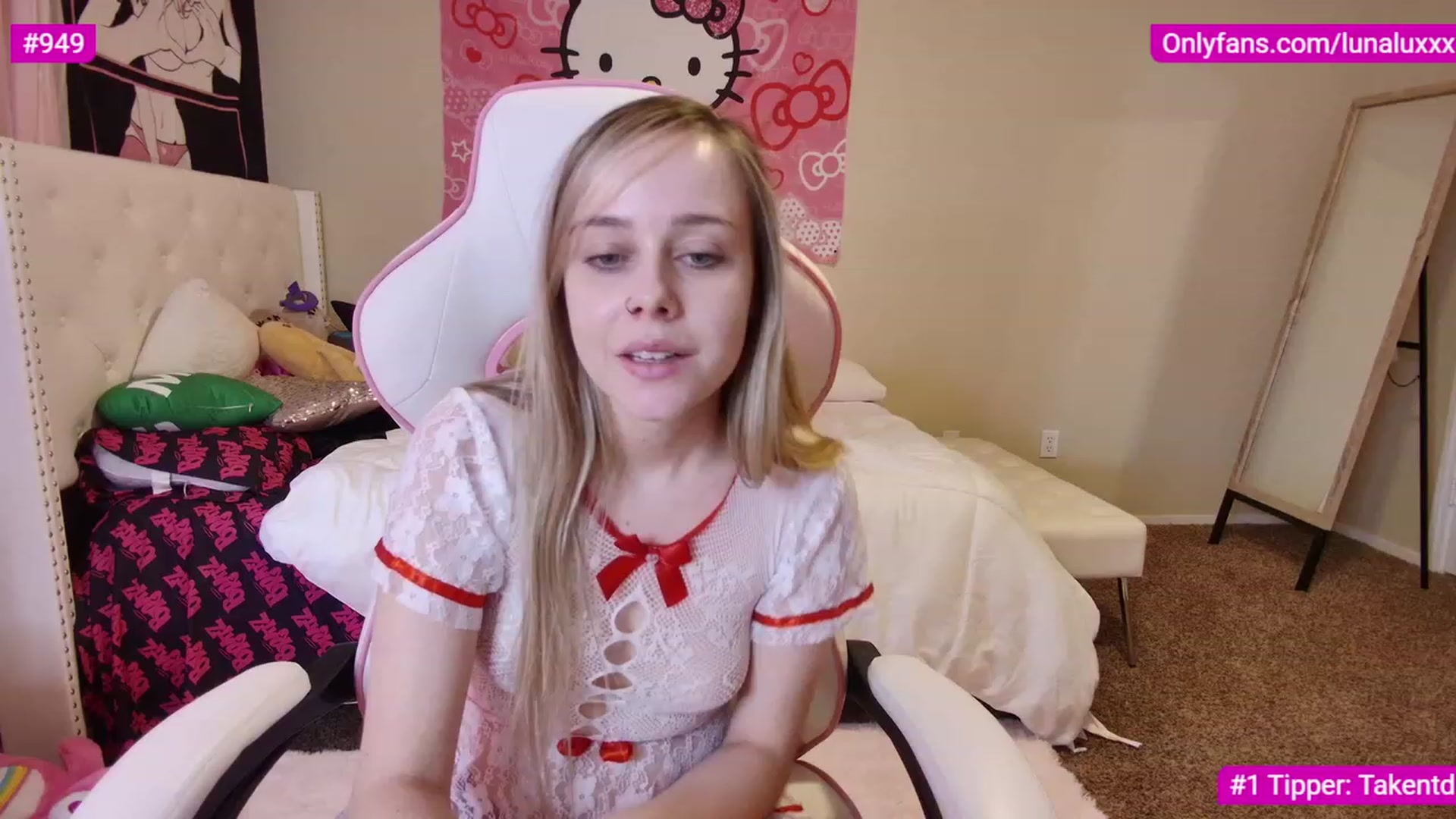 Gallery image thumbnail from lunalovelyy's myfreecams stream on, 03/08/2023, 01:32 image 14 of 20