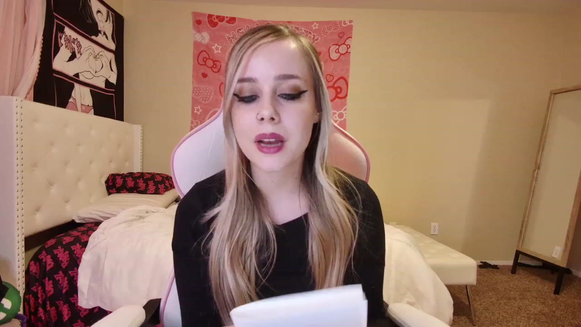 Gallery image thumbnail from lunalovelyy's myfreecams stream on, 03/18/2023, 08:10 image 11 of 20