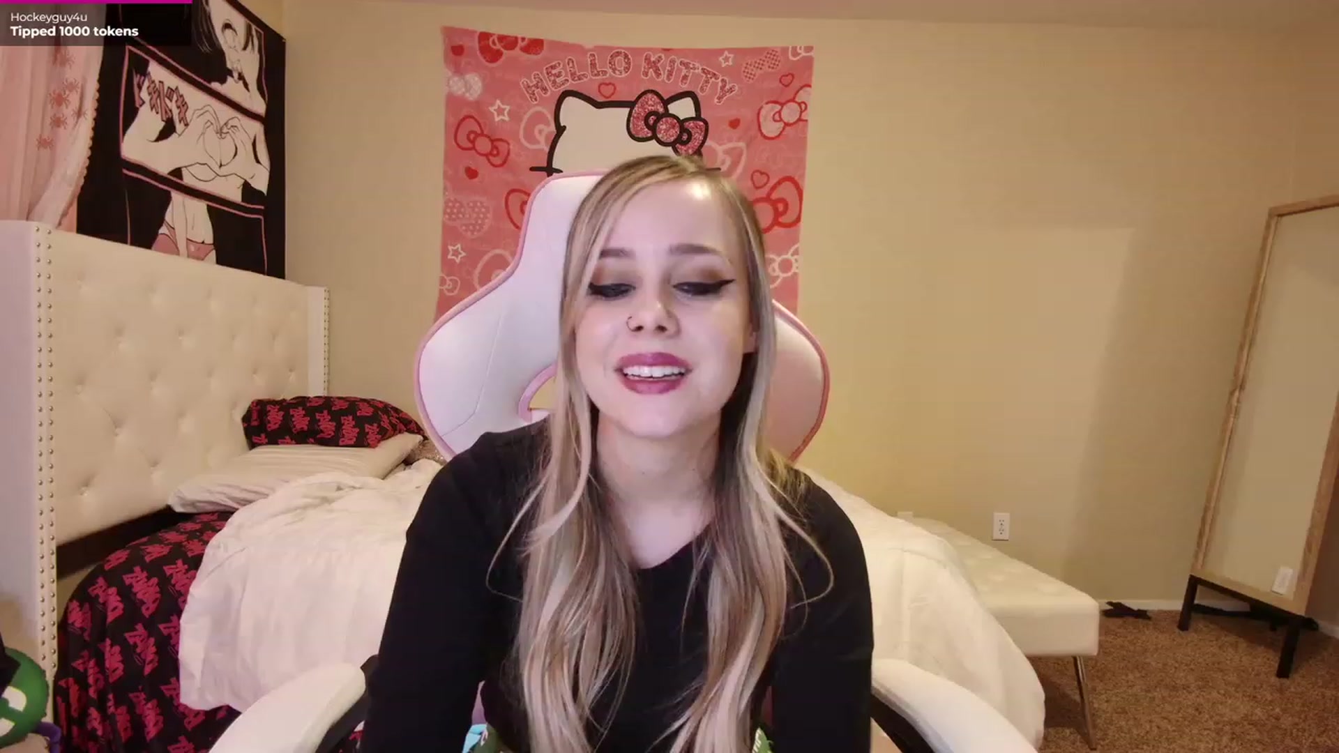 Gallery image thumbnail from lunalovelyy's myfreecams stream on, 03/18/2023, 08:10 image 18 of 20