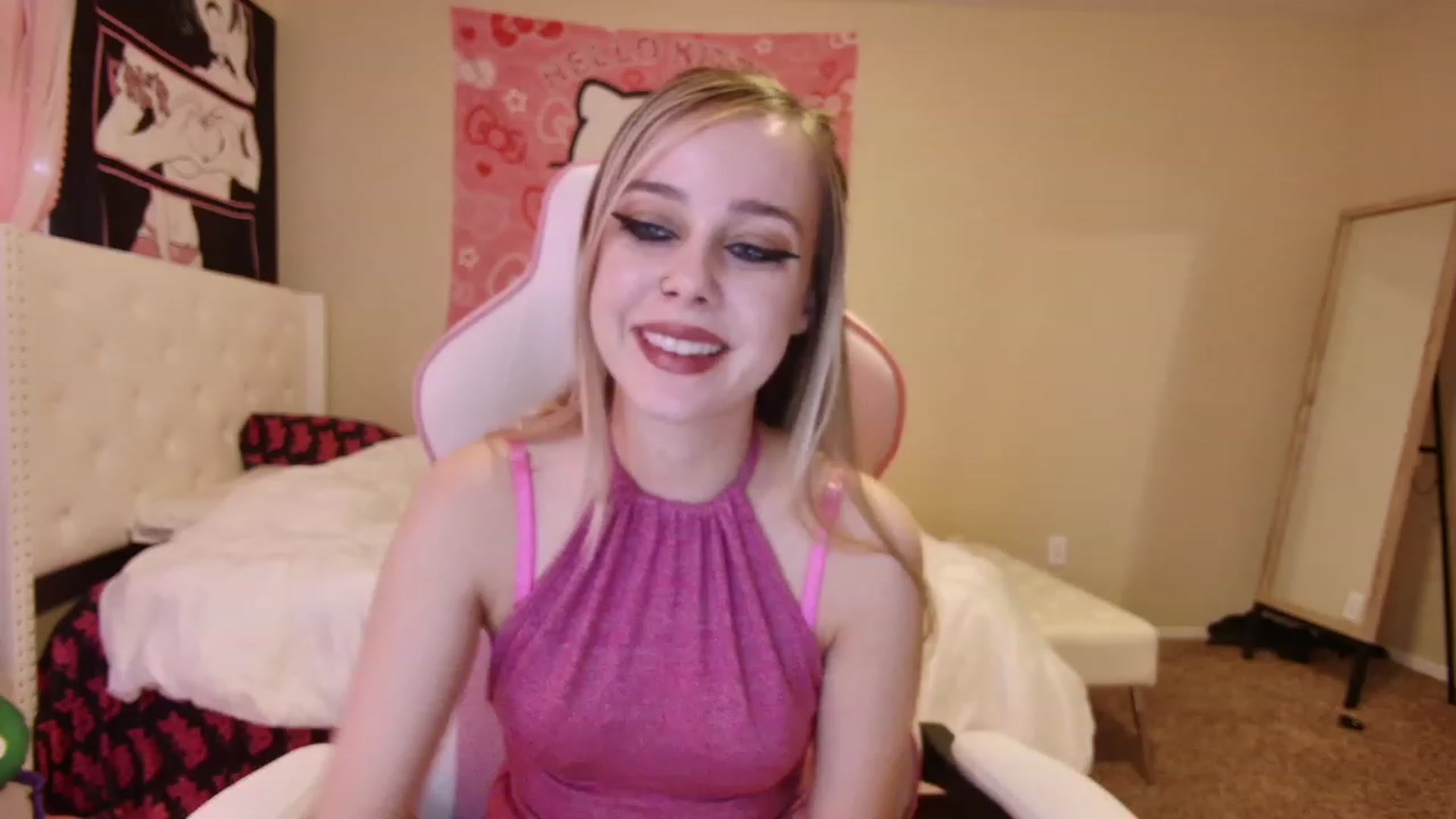 Gallery image thumbnail from lunalovelyy's myfreecams stream on, 03/23/2023, 24:40 image 5 of 20