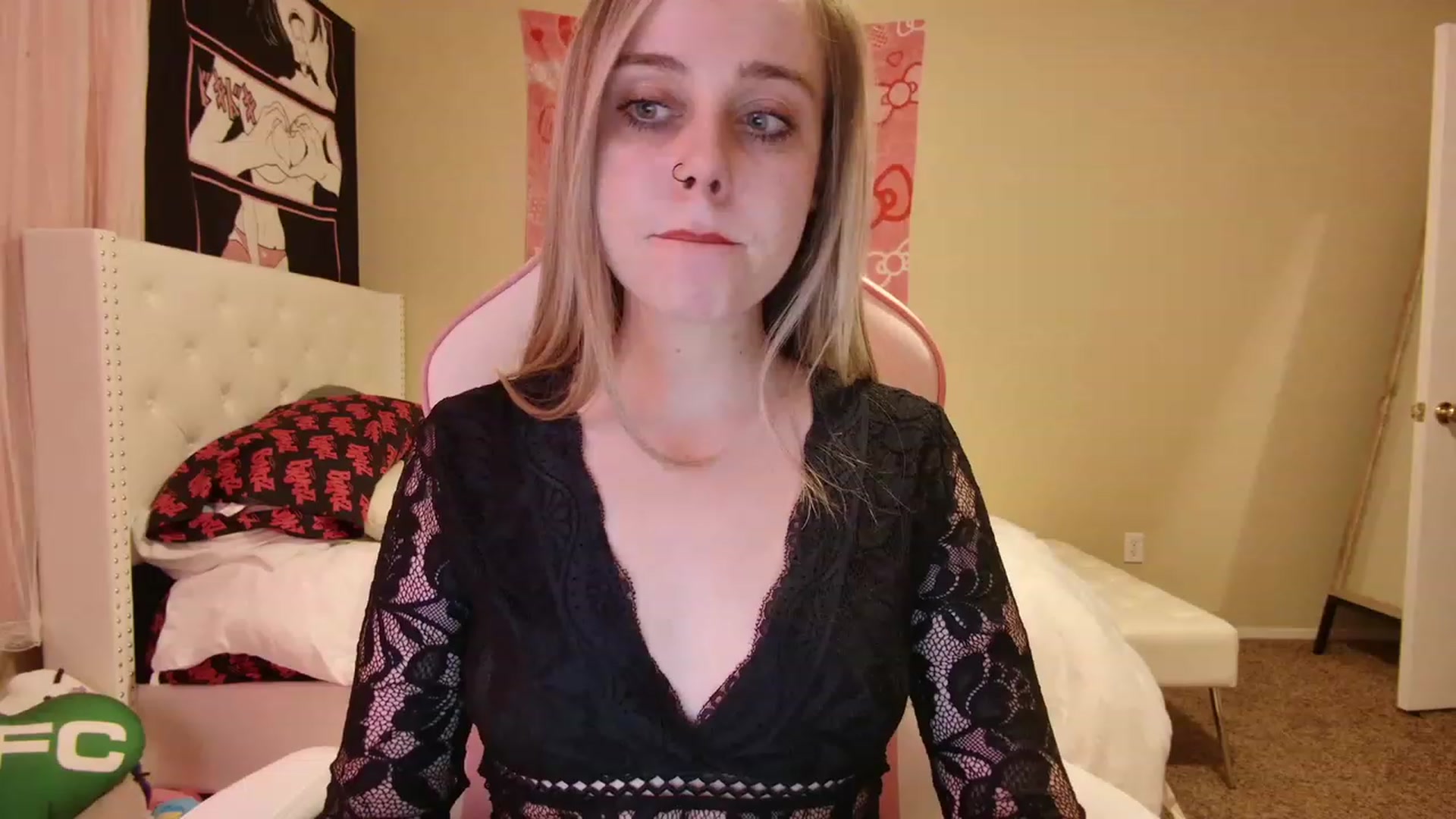Gallery image thumbnail from lunalovelyy's myfreecams stream on, 04/25/2023, 07:28 image 10 of 20