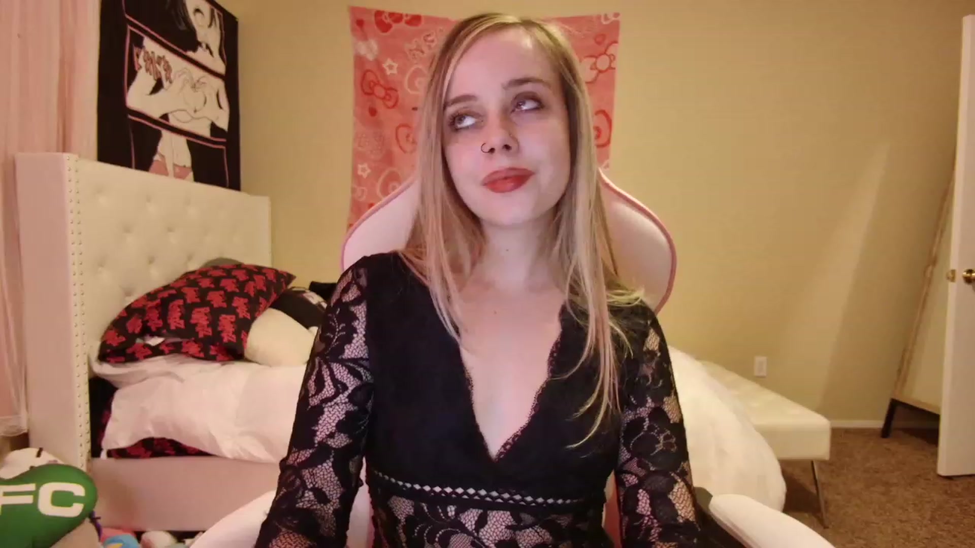 Gallery image thumbnail from lunalovelyy's myfreecams stream on, 04/25/2023, 07:28 image 19 of 20