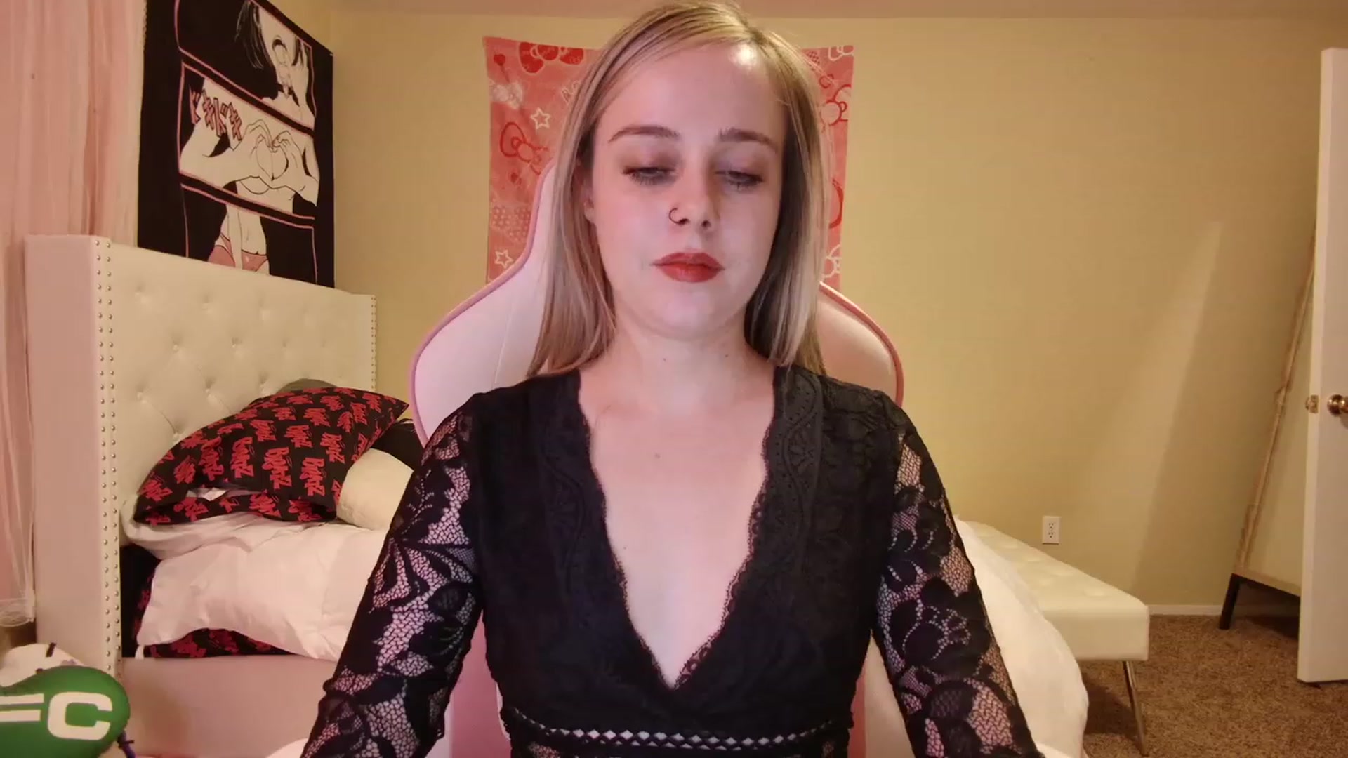 Gallery image thumbnail from lunalovelyy's myfreecams stream on, 04/25/2023, 07:28 image 4 of 20
