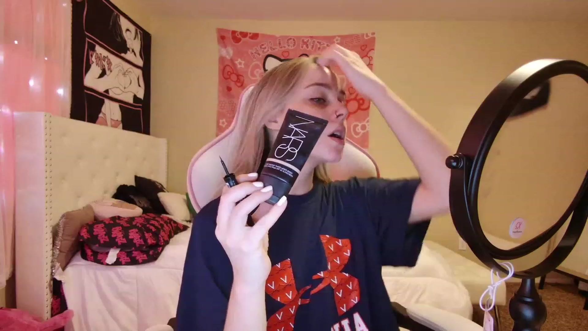 Gallery image thumbnail from lunalovelyy's myfreecams stream on, 05/30/2023, 17:37 image 17 of 20