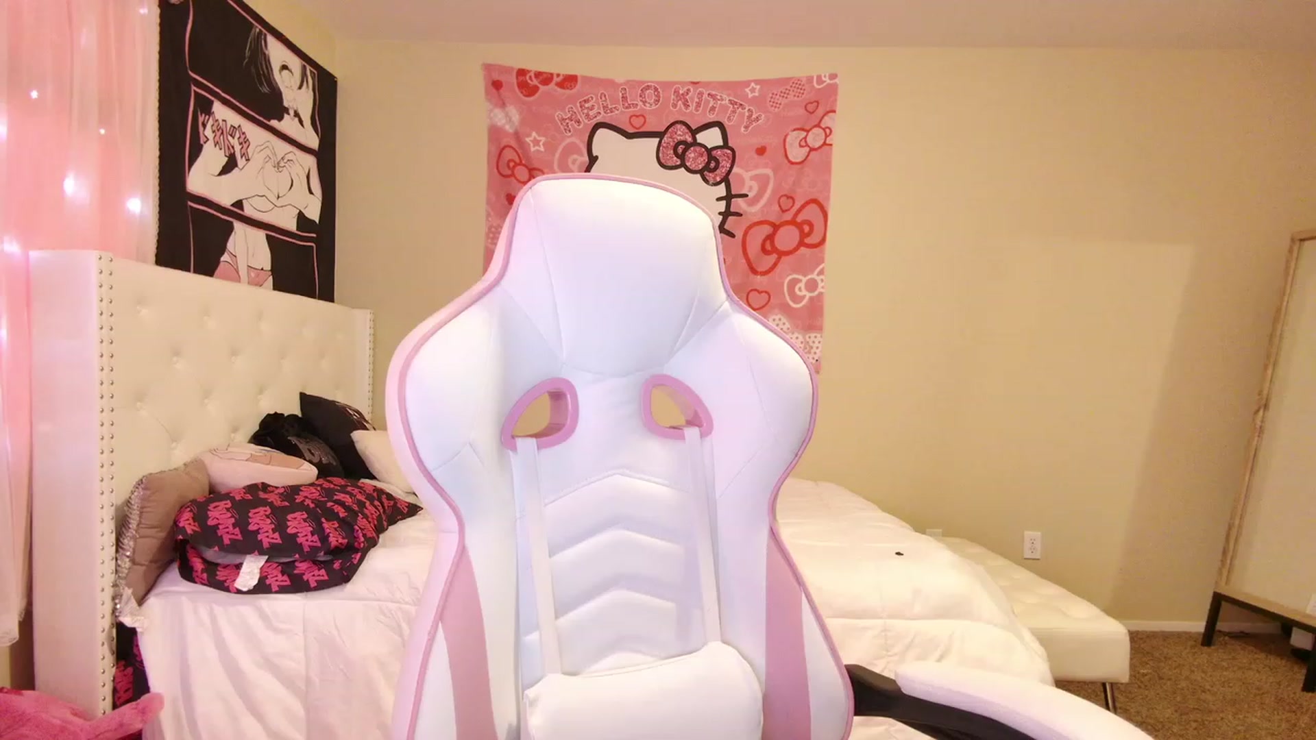 Gallery image thumbnail from lunalovelyy's myfreecams stream on, 05/30/2023, 17:37 image 1 of 20