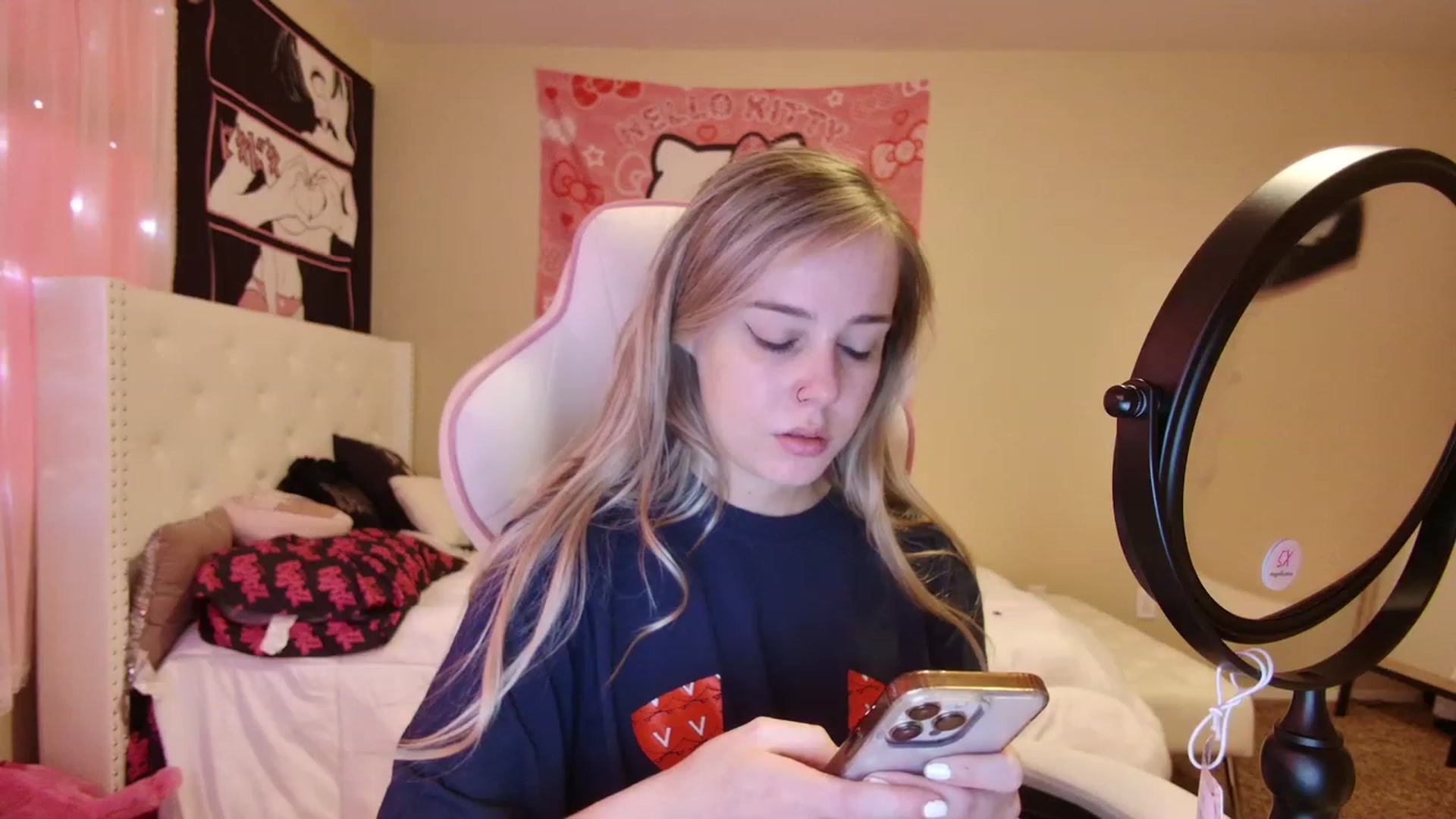 Gallery image thumbnail from lunalovelyy's myfreecams stream on, 05/30/2023, 17:37 image 20 of 20