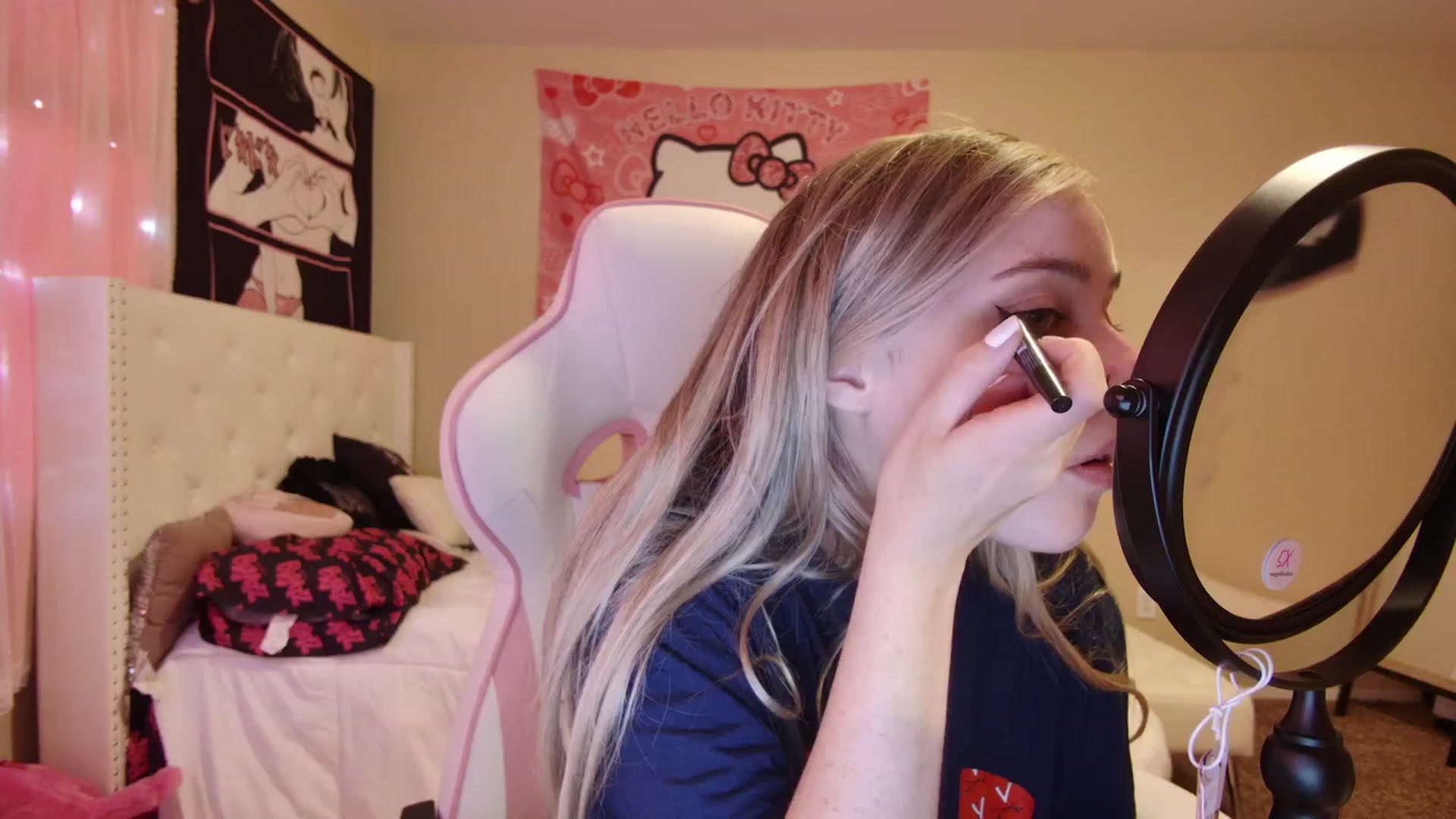 Gallery image thumbnail from lunalovelyy's myfreecams stream on, 05/30/2023, 17:37 image 19 of 20