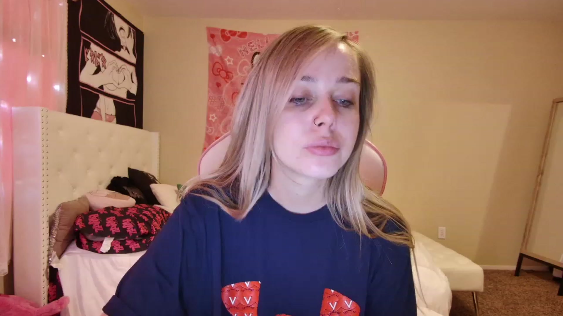 Gallery image thumbnail from lunalovelyy's myfreecams stream on, 05/30/2023, 17:37 image 2 of 20