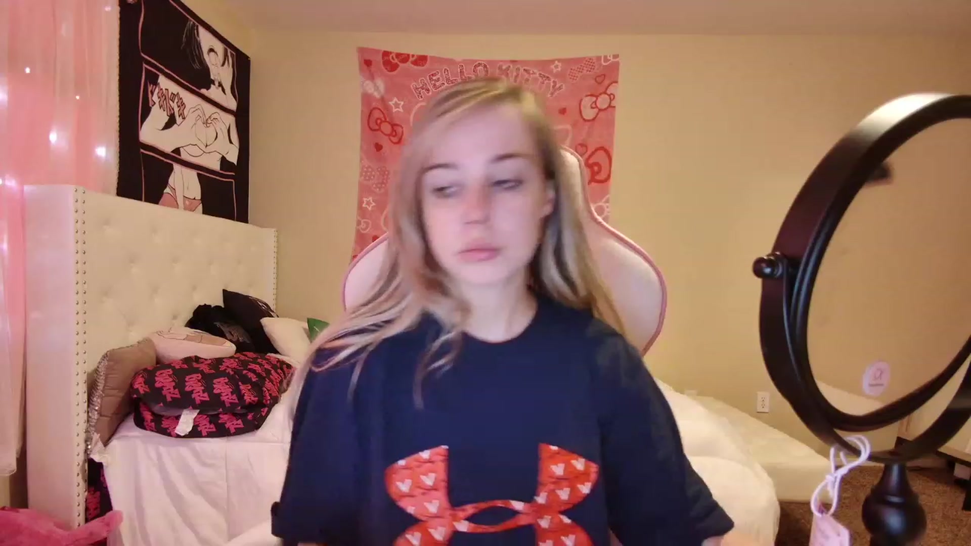 Gallery image thumbnail from lunalovelyy's myfreecams stream on, 05/30/2023, 17:37 image 6 of 20